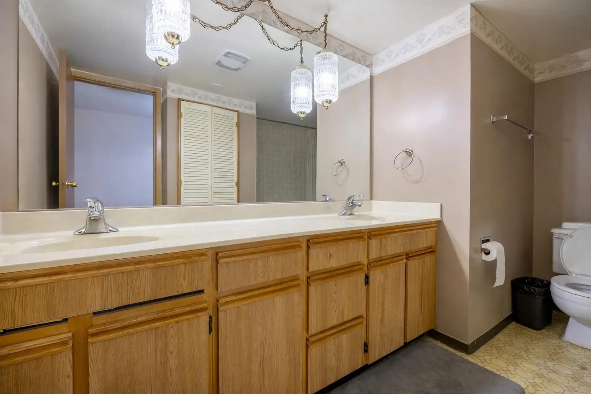 Property at #902 615 BELMONT STREET, New Westminster, BC