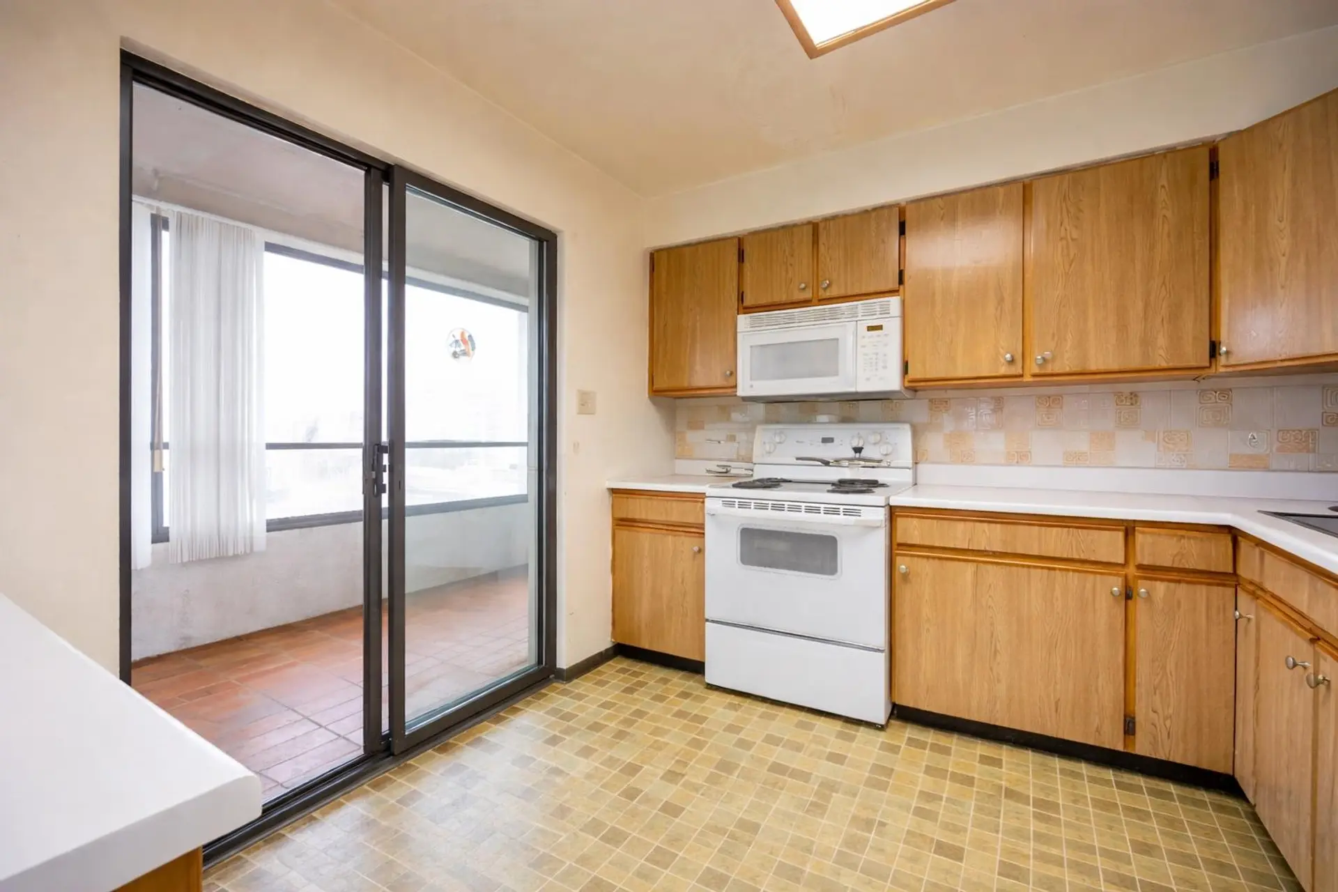 Property at #902 615 BELMONT STREET, New Westminster, BC