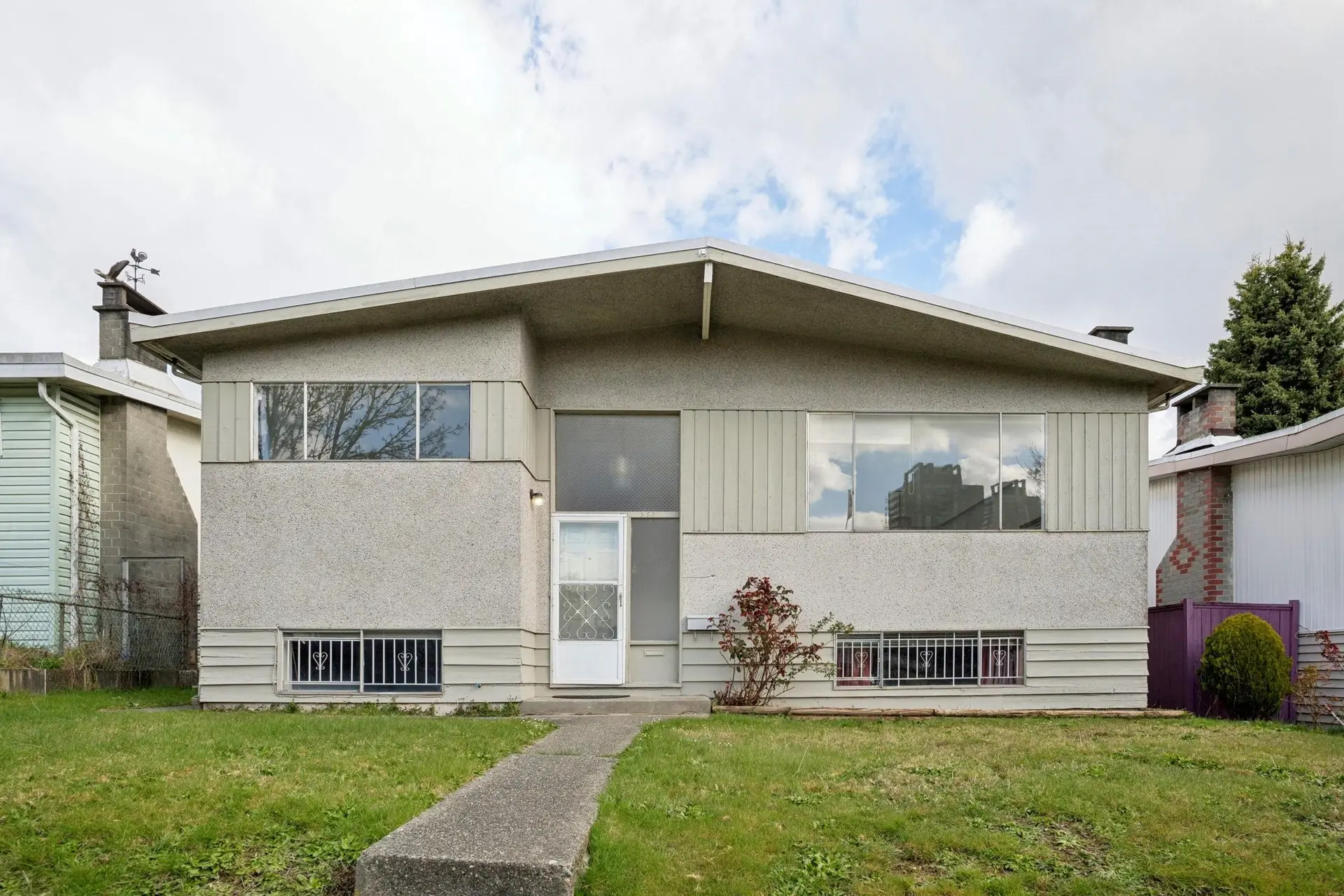 Property at 585 W 65th Avenue, Vancouver, BC