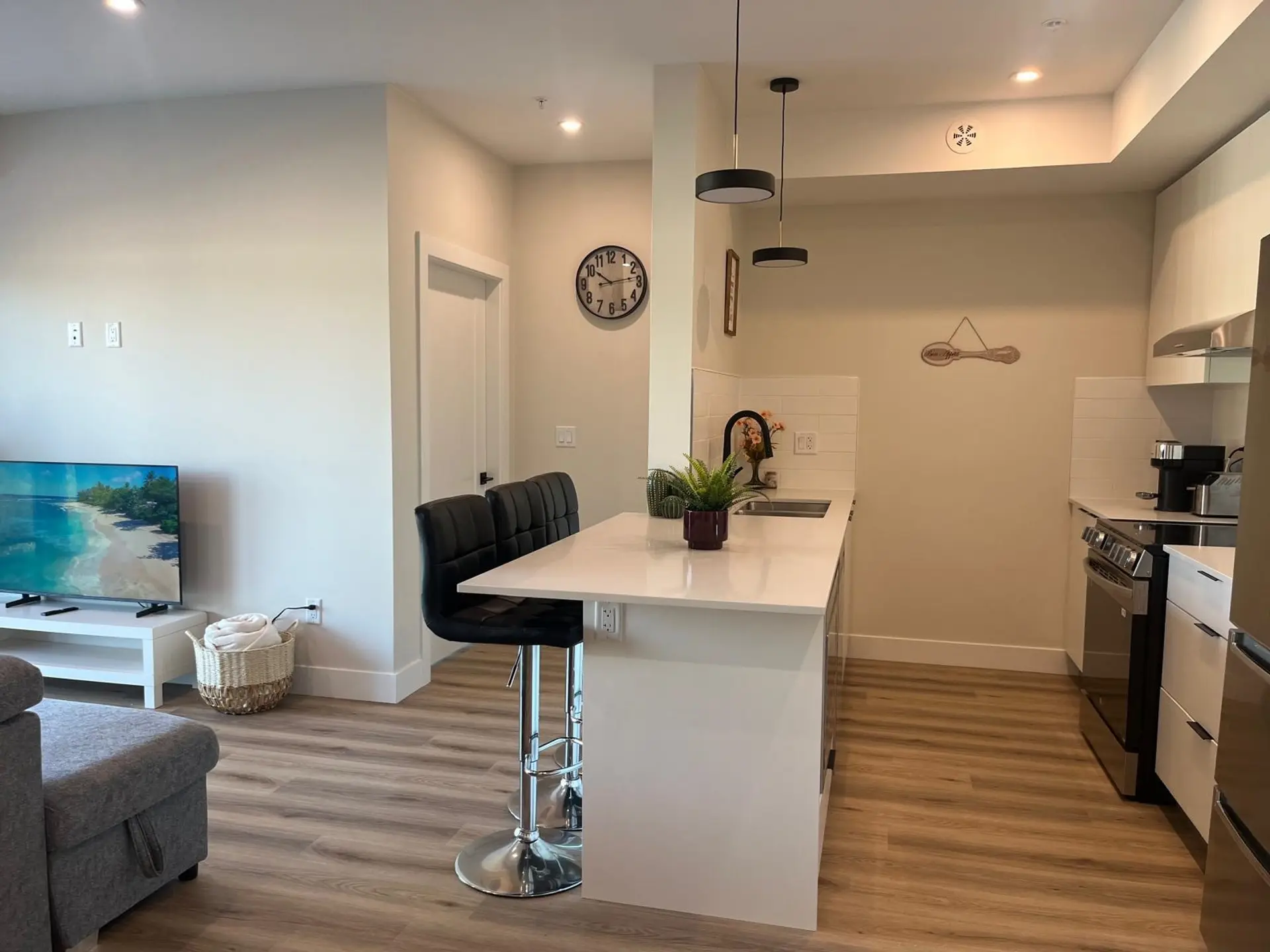 Property at #405 6285 KING GEORGE BOULEVARD, Surrey, BC