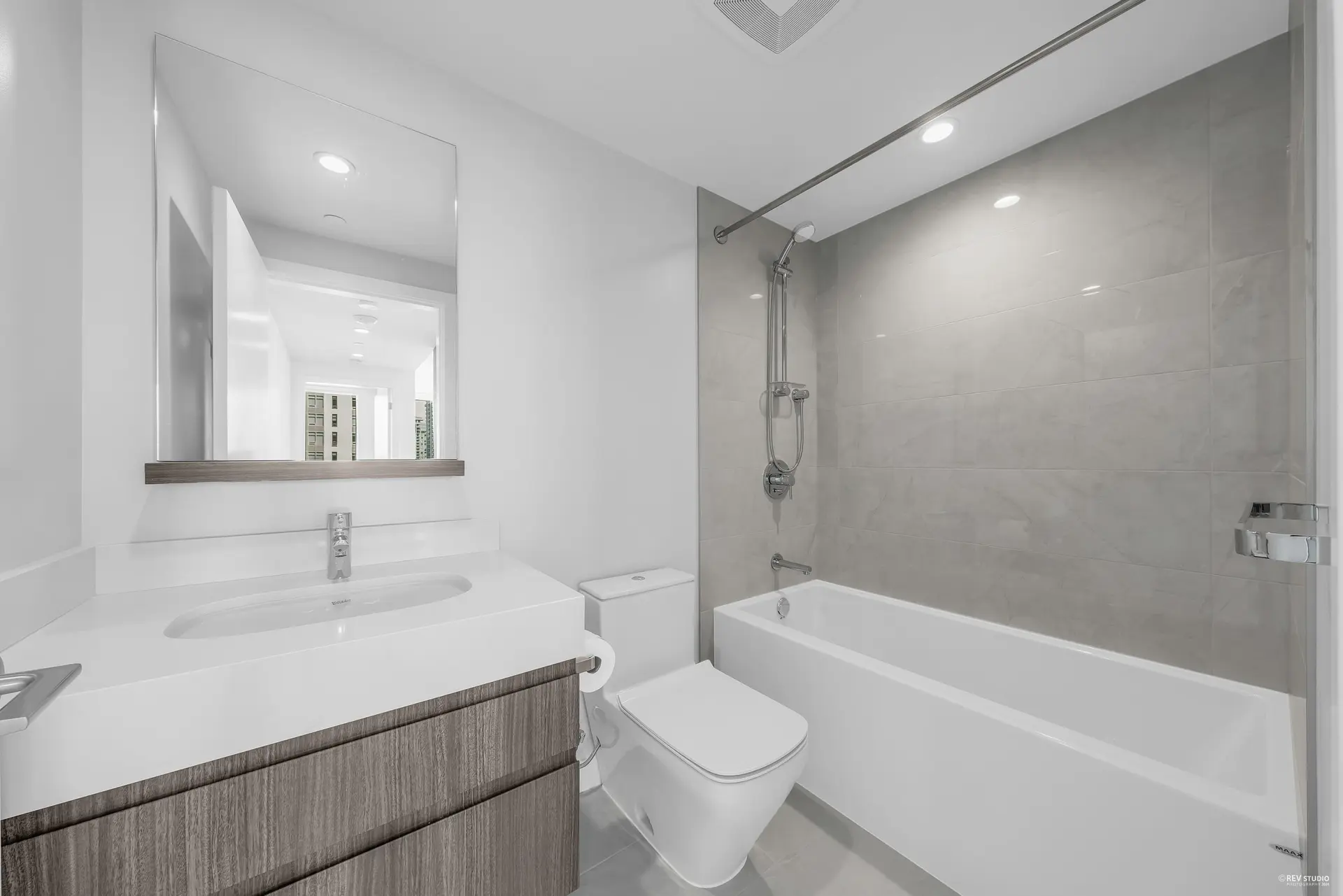 #809 6537 Telford Avenue - Image 3