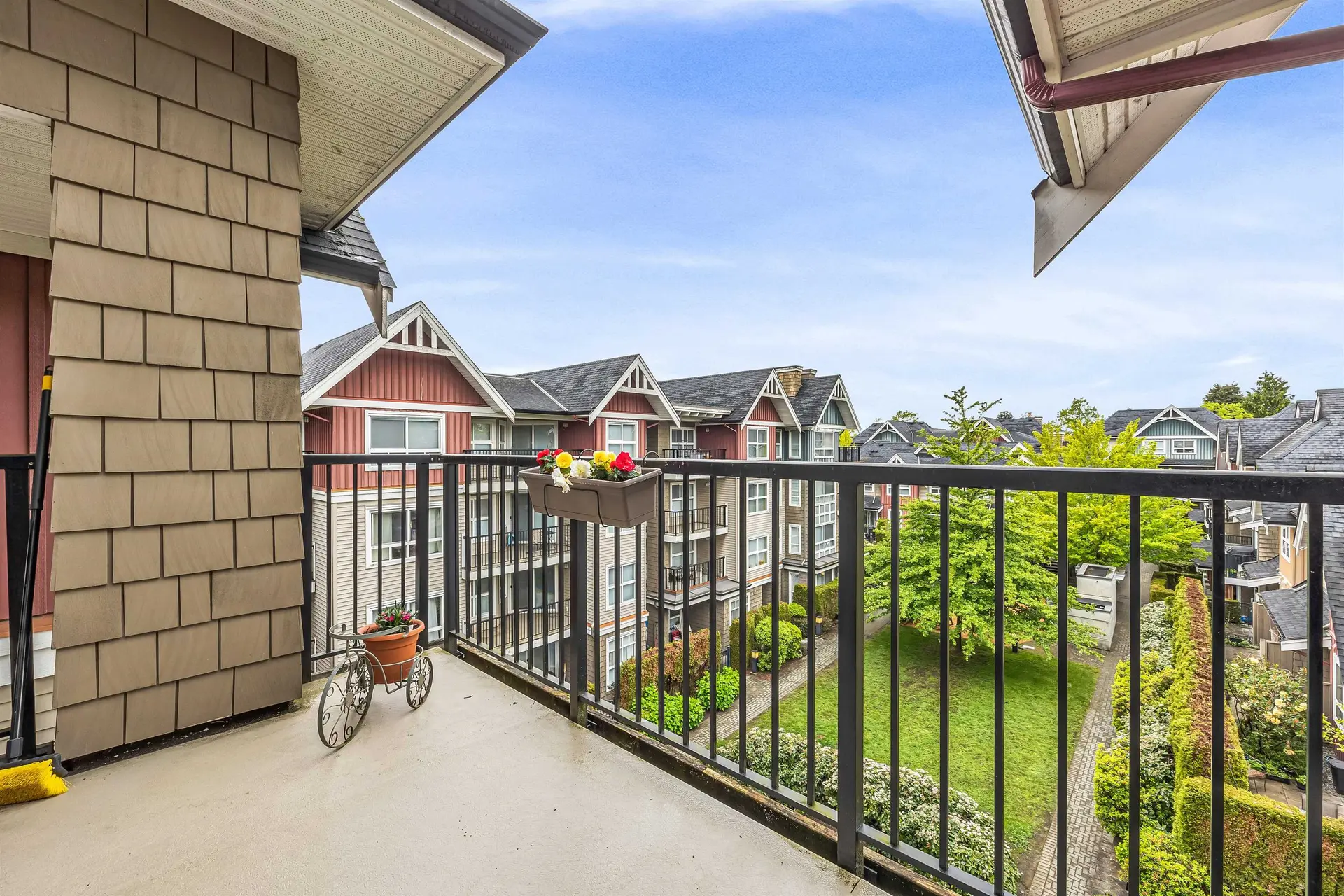 Property at #403 7088 MONT ROYAL SQUARE, Vancouver, BC