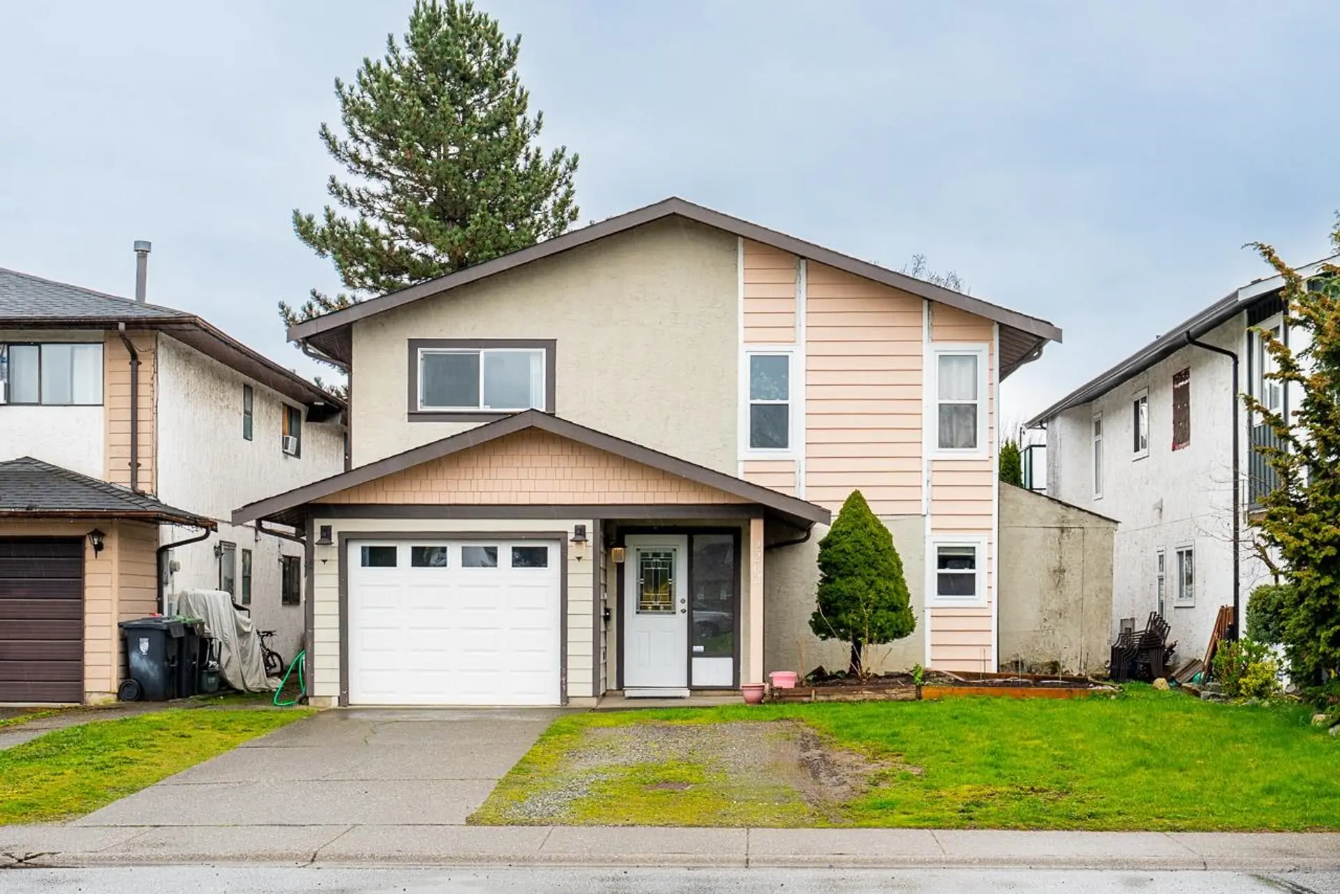 Property at 2262 Willoughby Way, Langley, BC