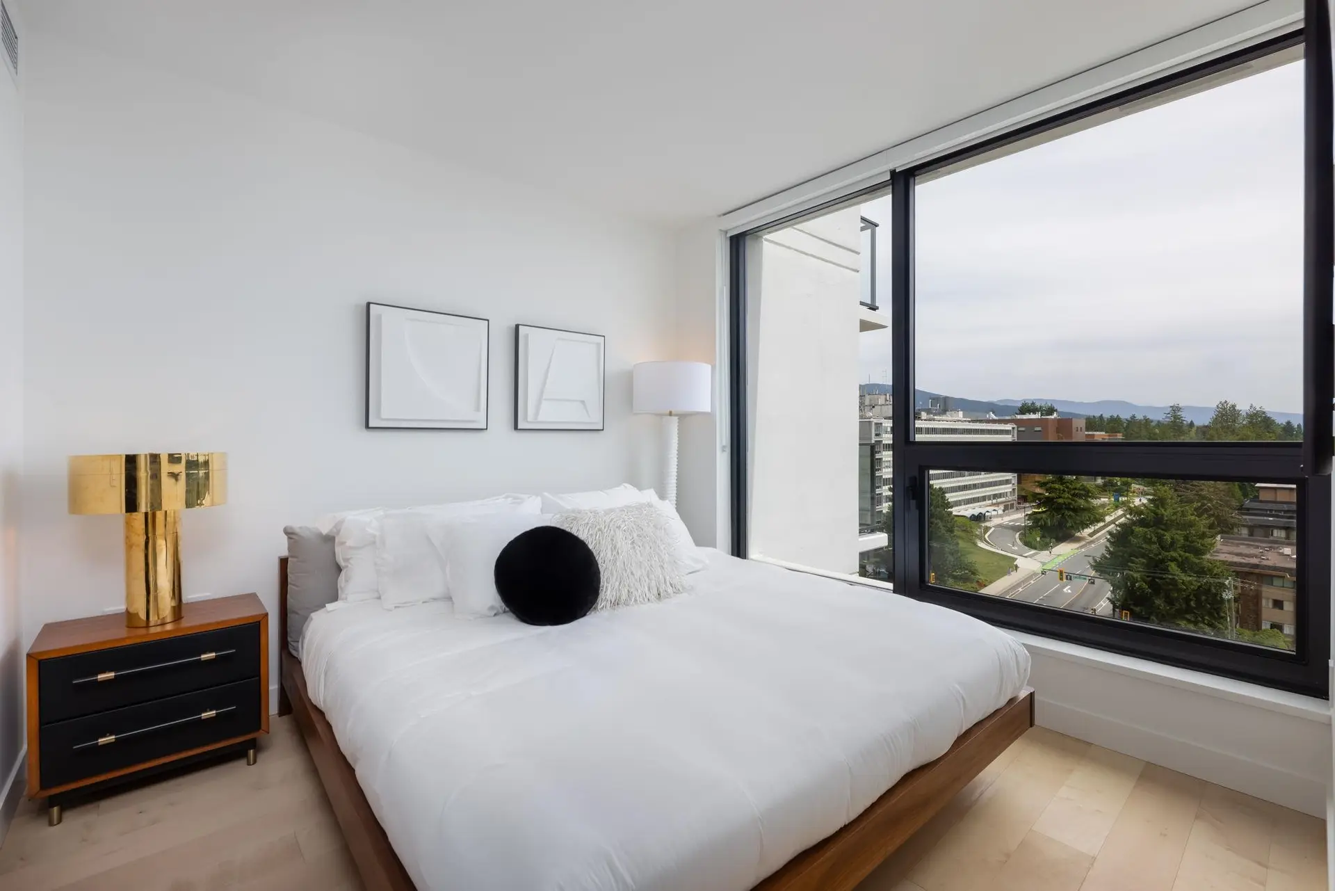 Property at #1501 135 E 13TH STREET, North Vancouver, BC