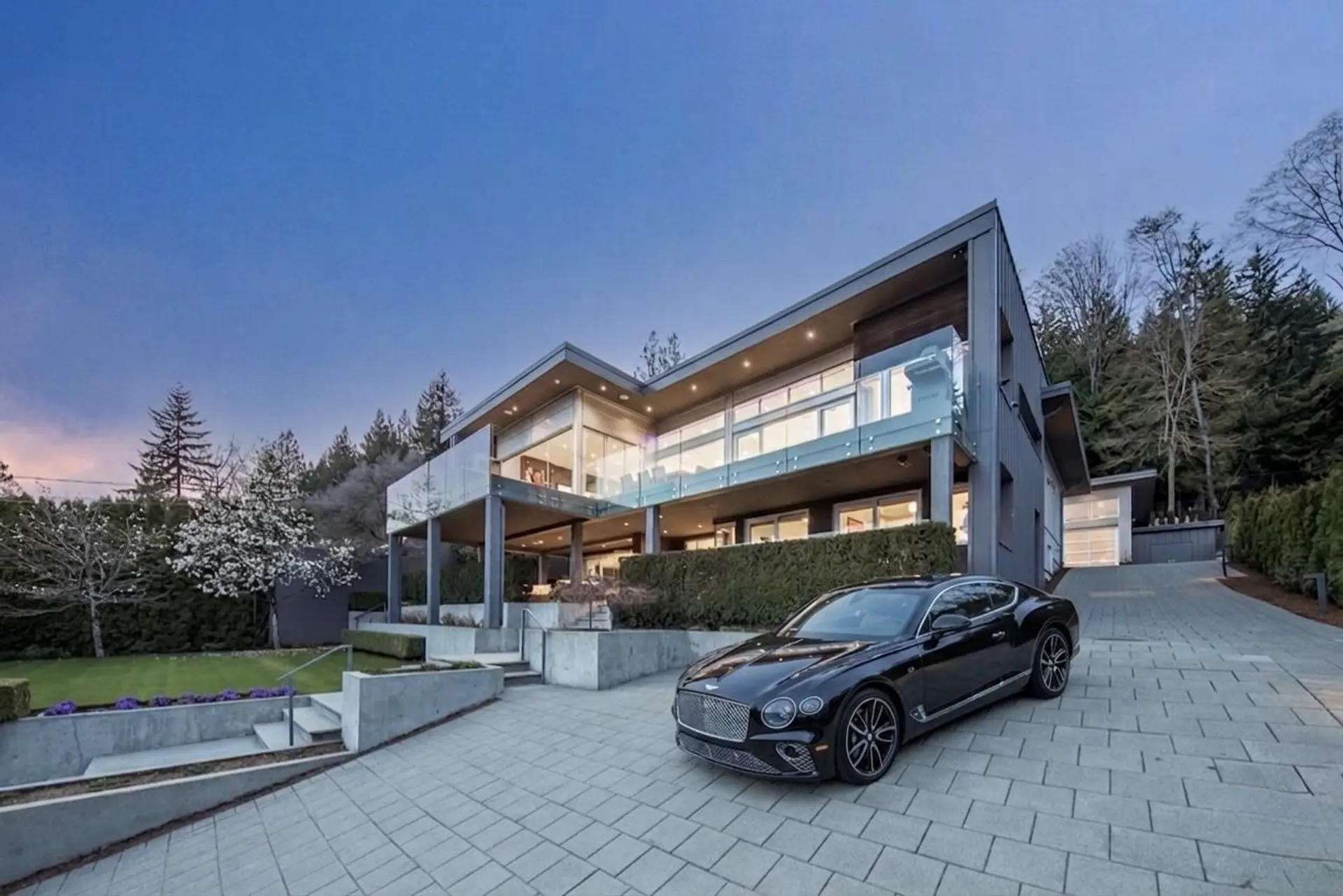Property at 3305 Westmount Road, West Vancouver, BC