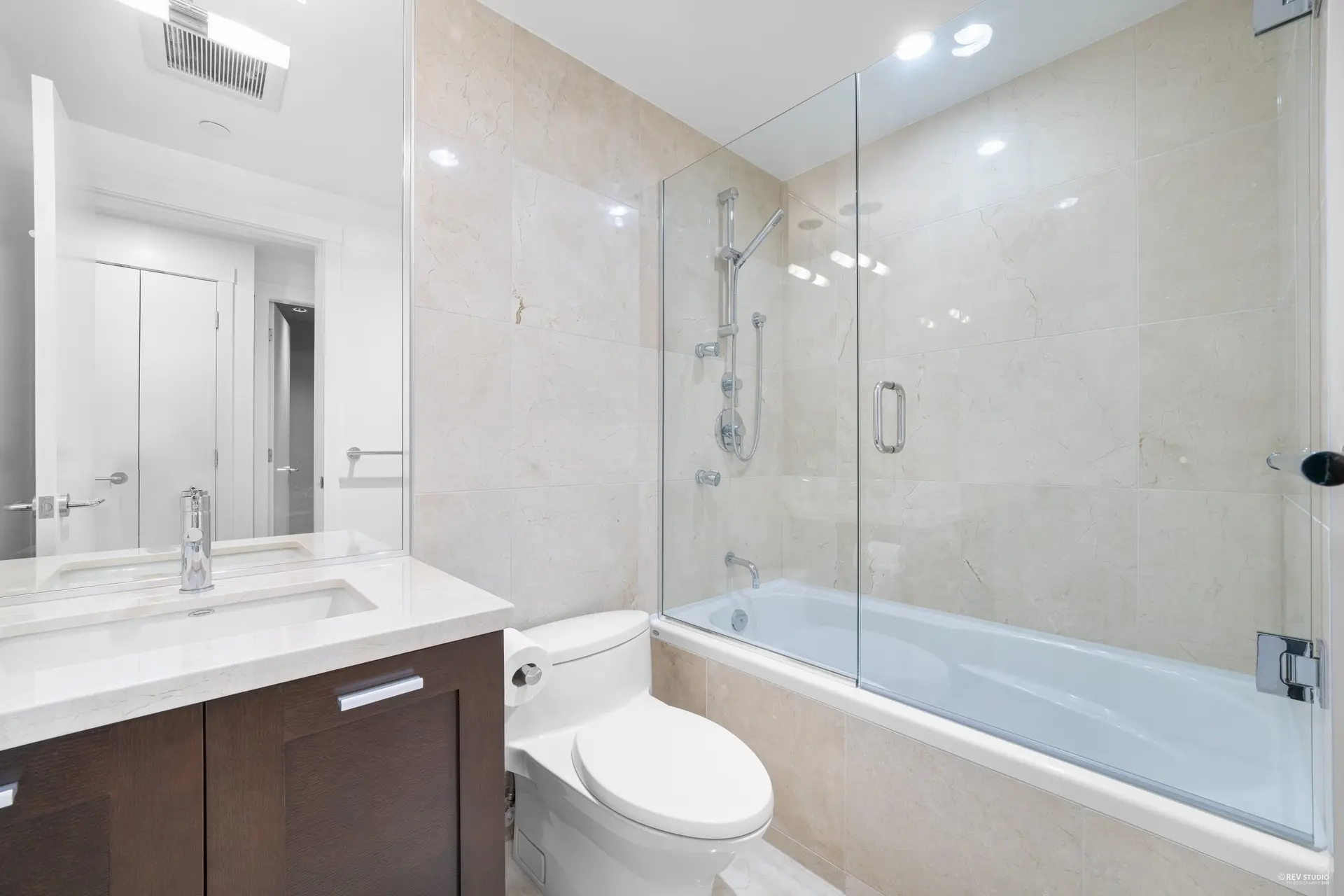 Property at #1905 15152 RUSSELL AVENUE, White Rock, BC