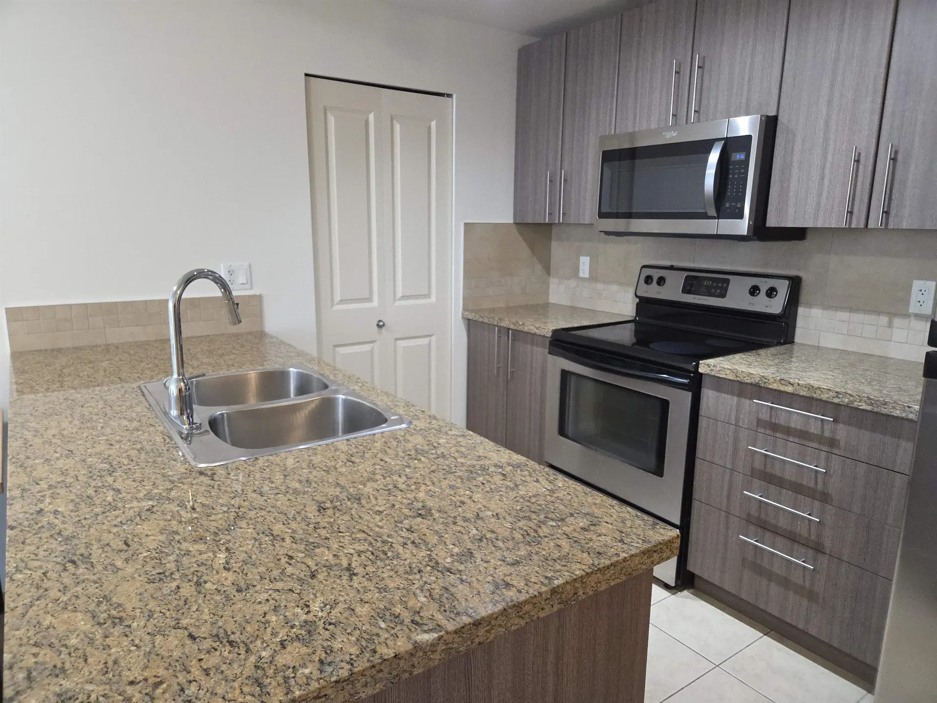 Property at #1005 898 CARNARVON STREET, New Westminster, BC