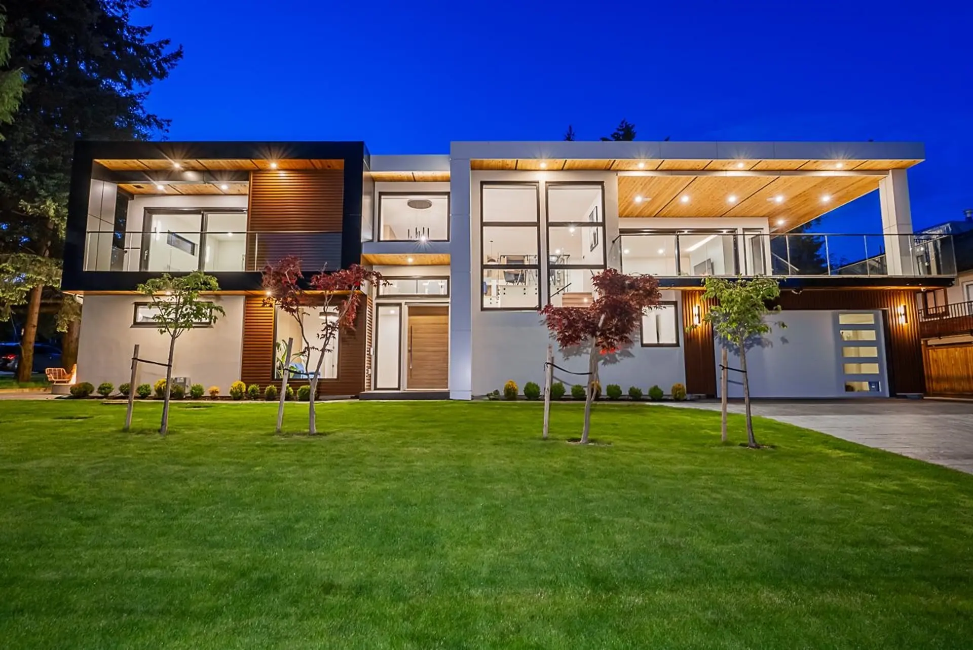Property at 15911 Cliff Avenue, White Rock, BC