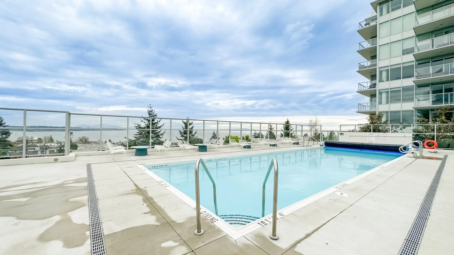 Property at #405 15165 THRIFT AVENUE, Surrey, BC