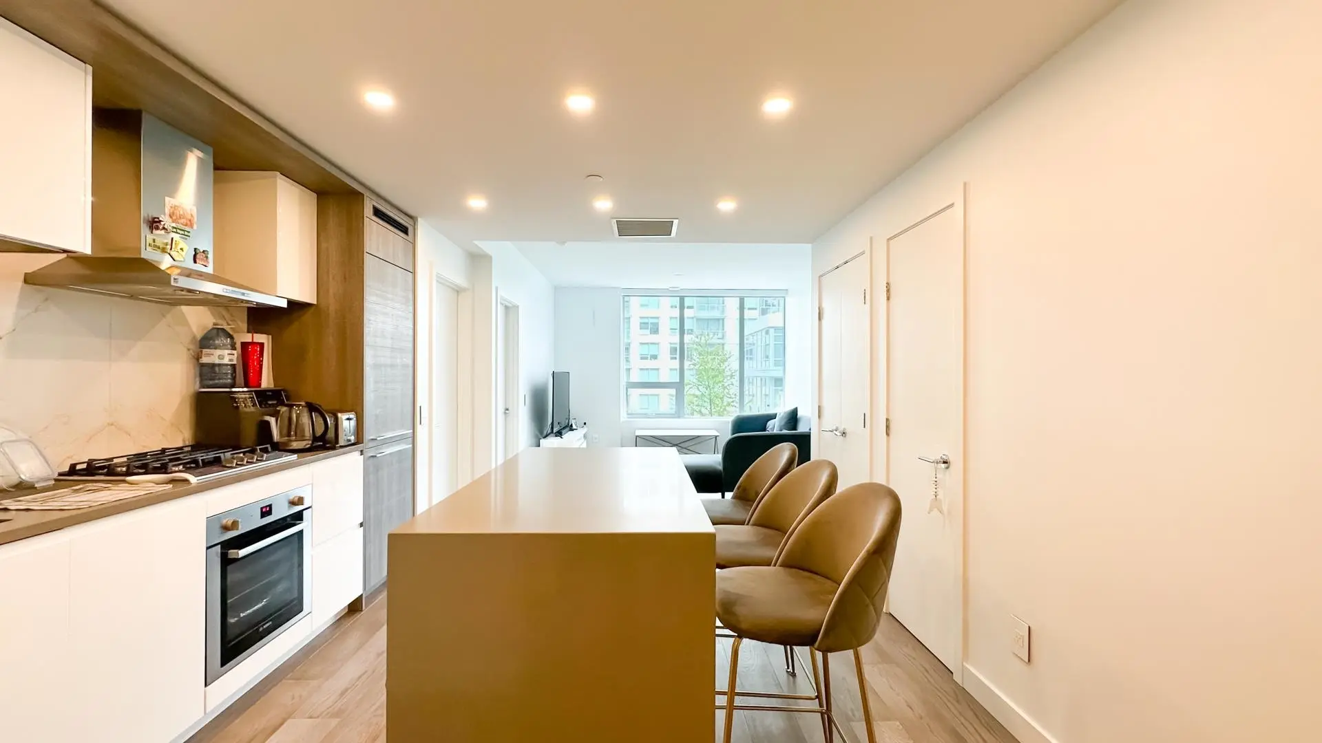 Property at #405 15165 THRIFT AVENUE, Surrey, BC