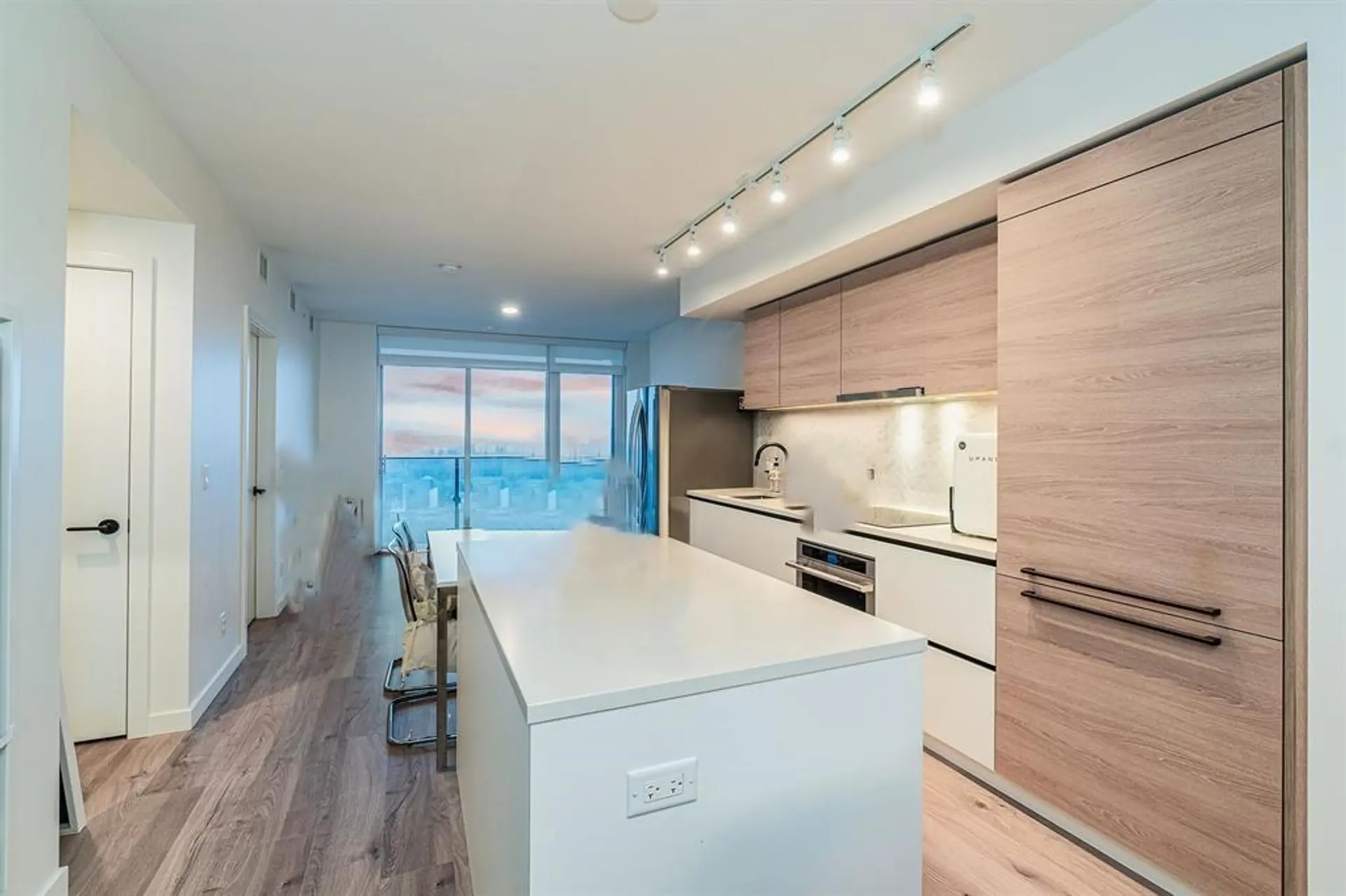 Property at #906 13428 105 AVENUE, Surrey, BC