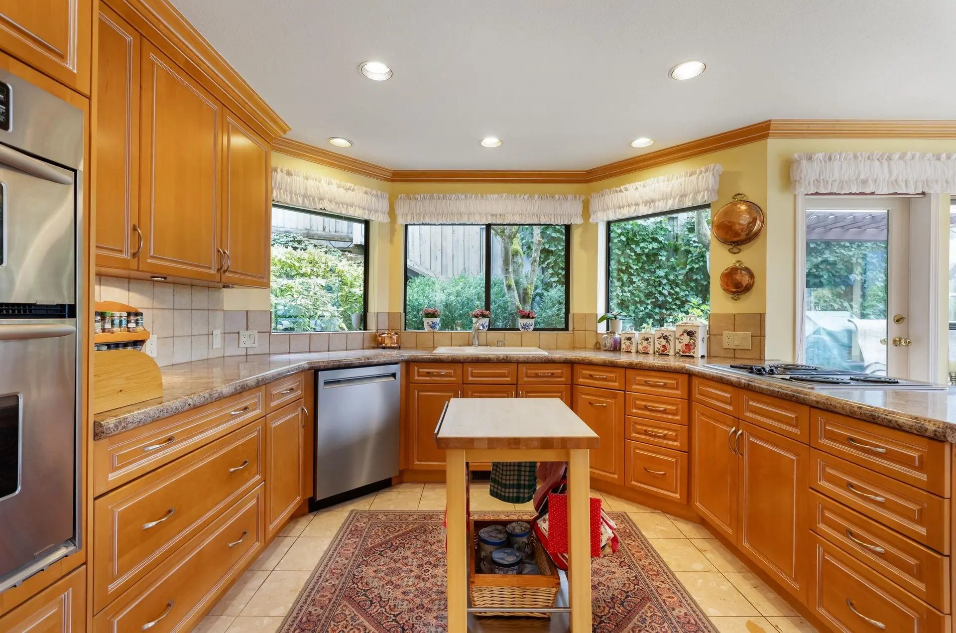 Property at 5180 MEADFEILD ROAD, West Vancouver, BC