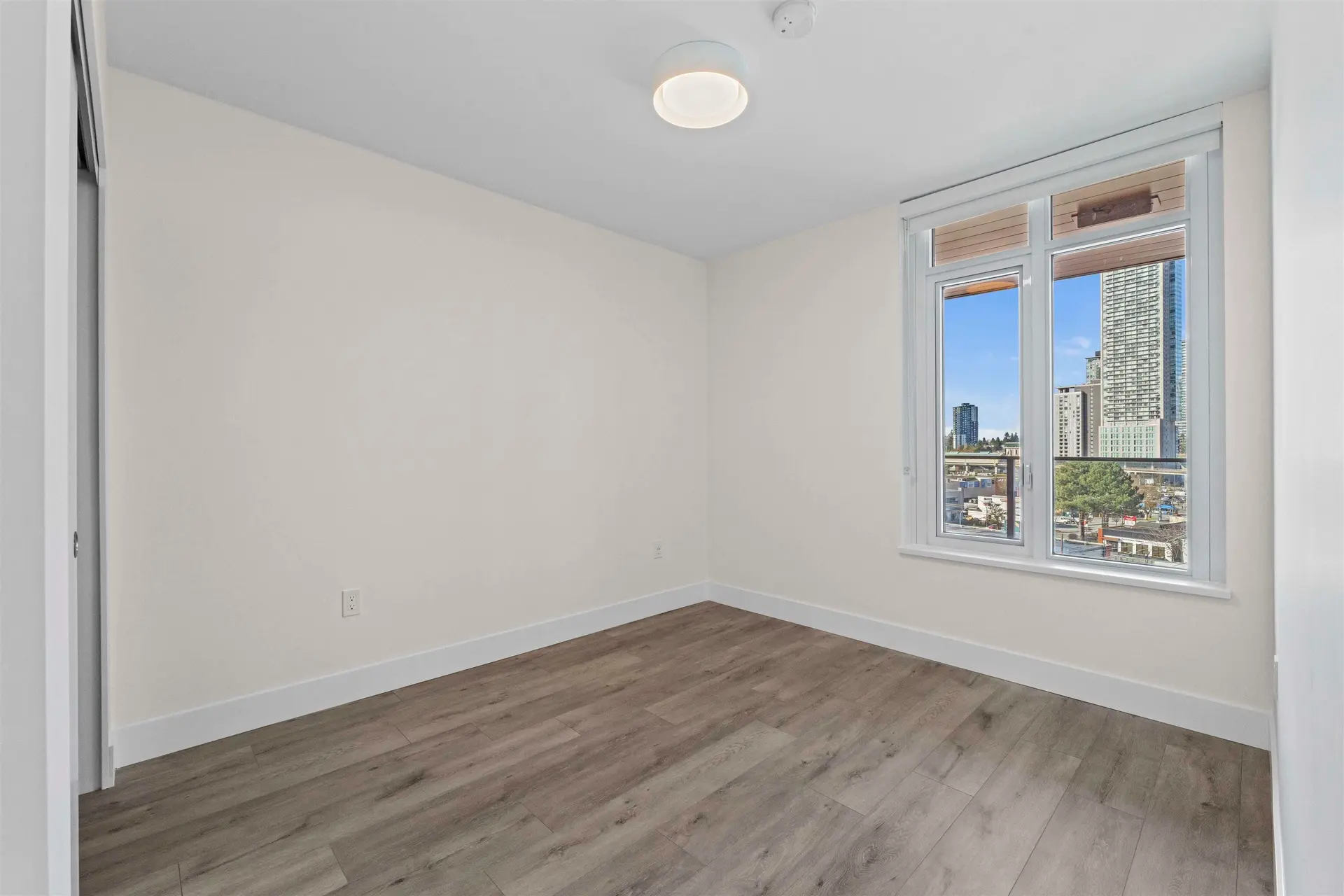 Property at #605 10428 WHALLEY BOULEVARD, Surrey, BC