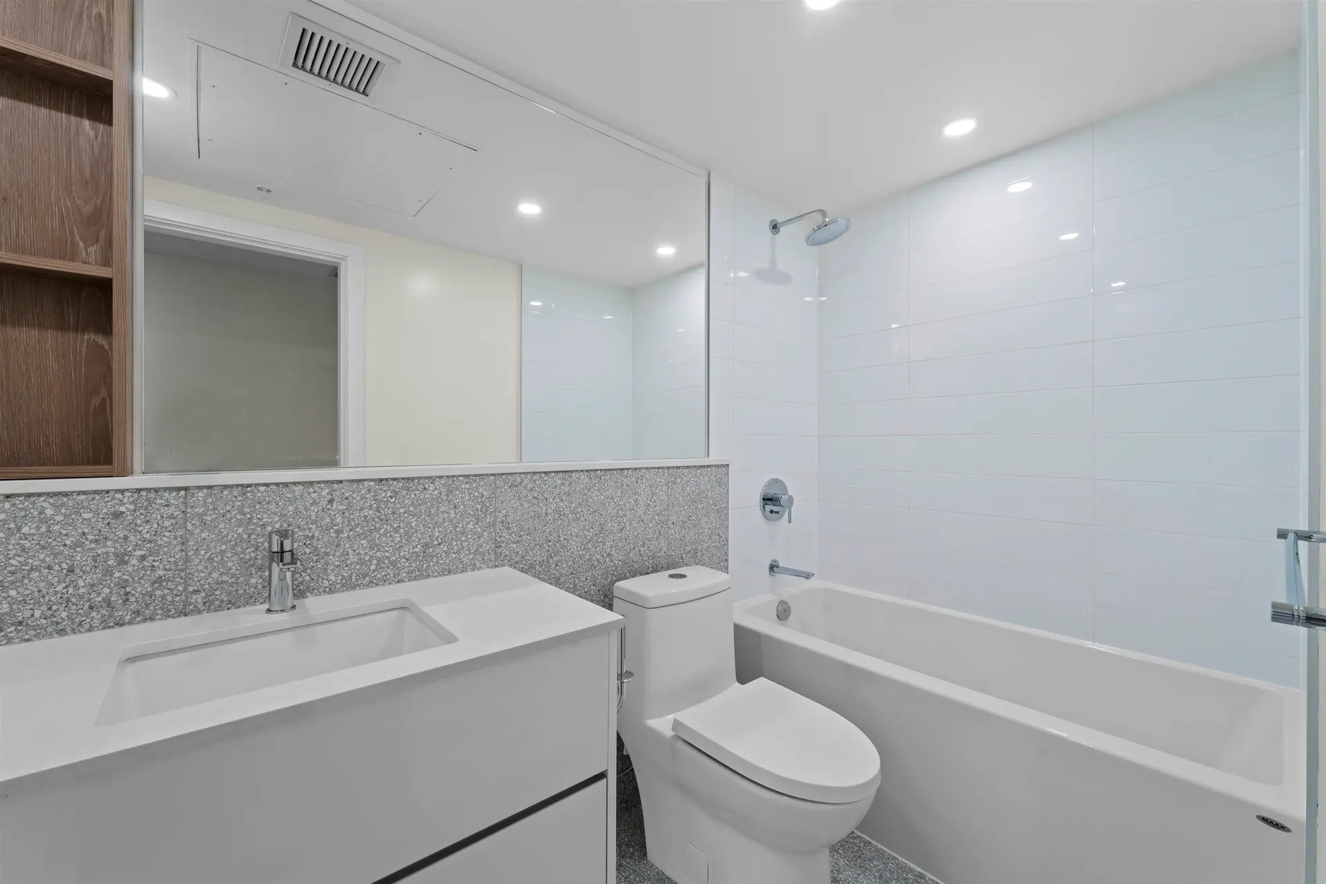 Property at #605 10428 WHALLEY BOULEVARD, Surrey, BC