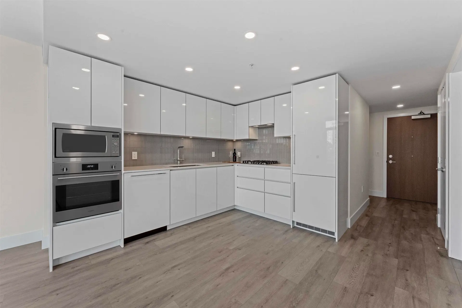 Property at #605 10428 WHALLEY BOULEVARD, Surrey, BC