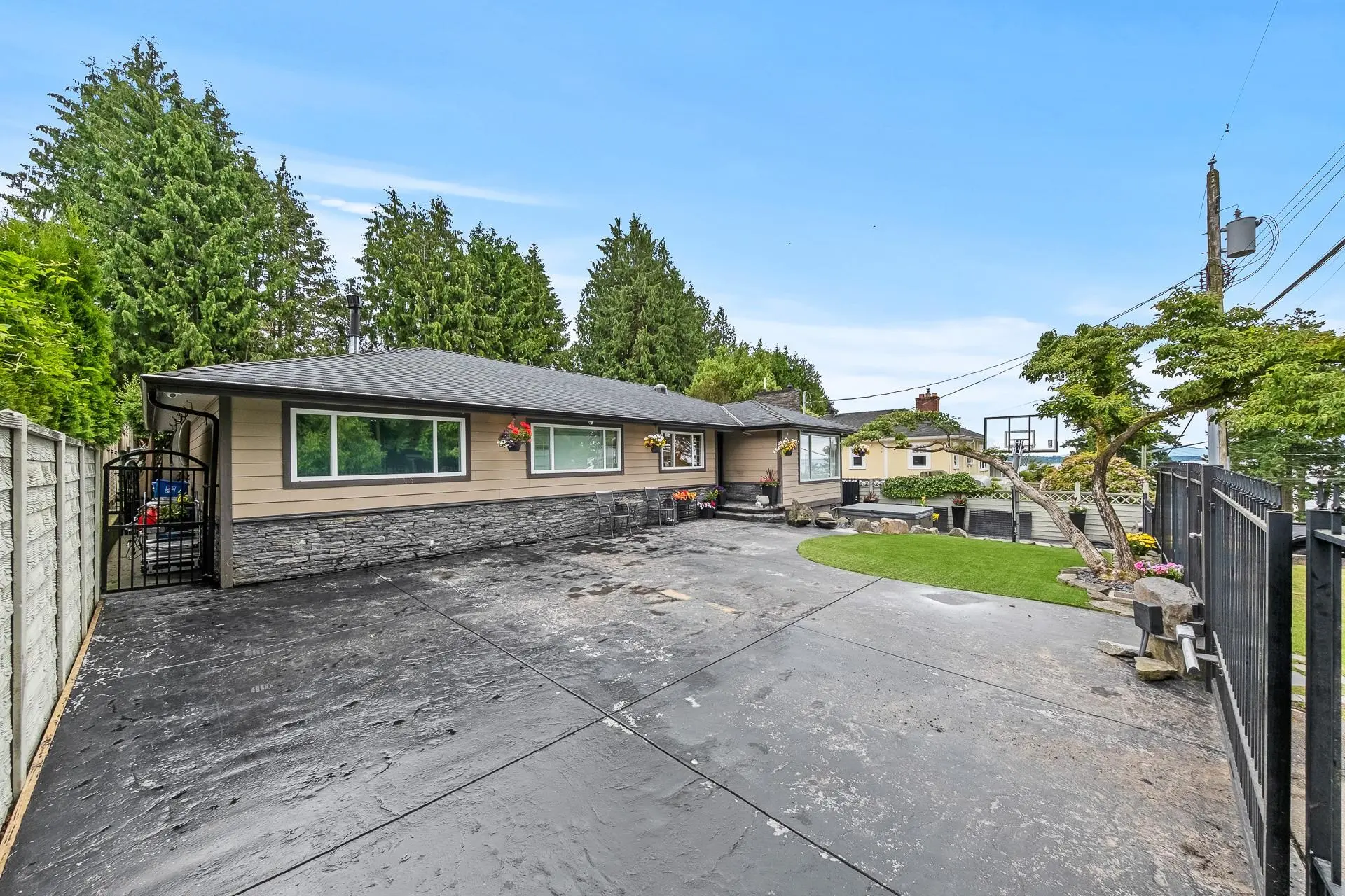 Property at 1360 EVERALL STREET, White Rock, BC