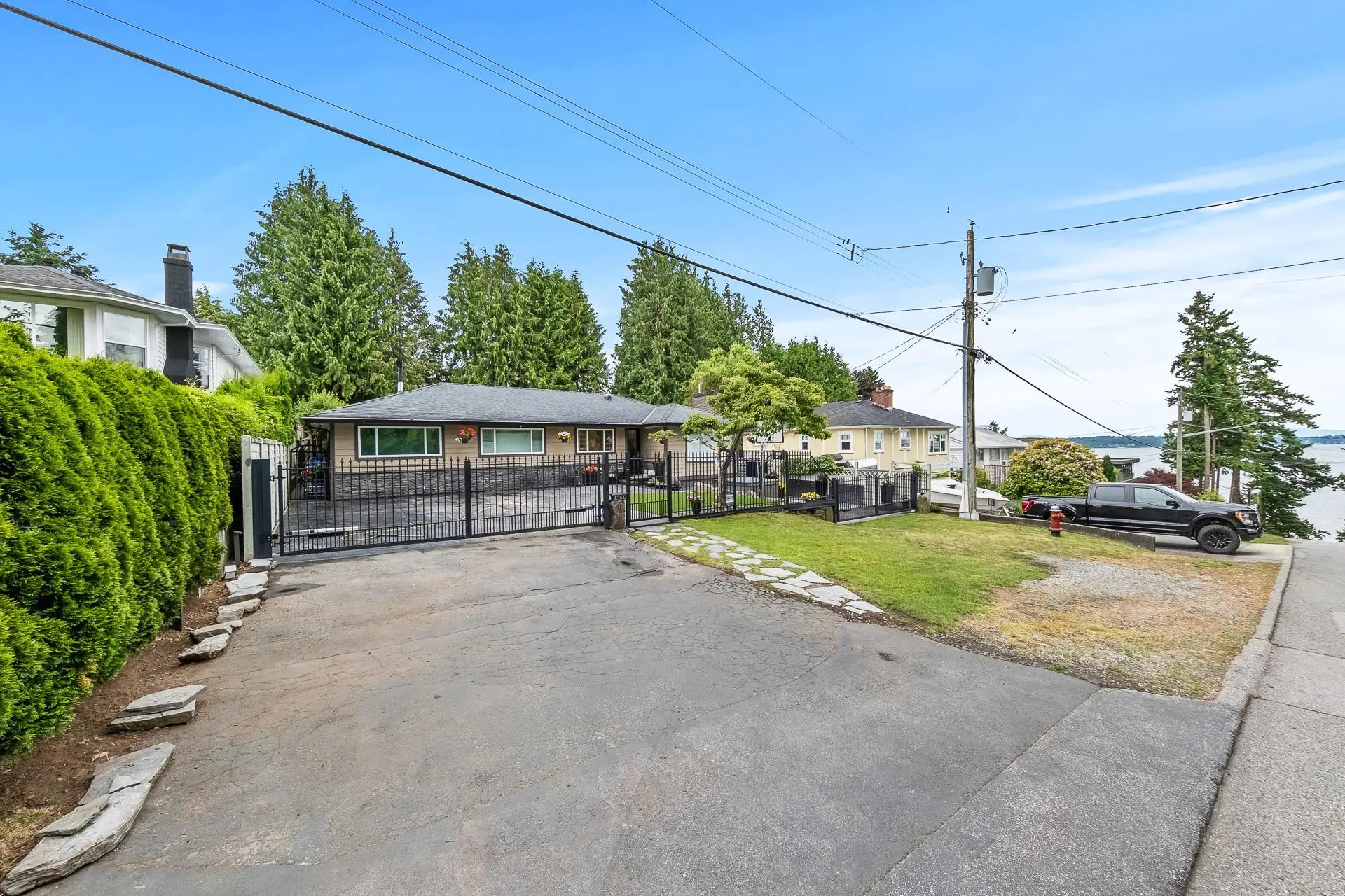 Property at 1360 EVERALL STREET, White Rock, BC