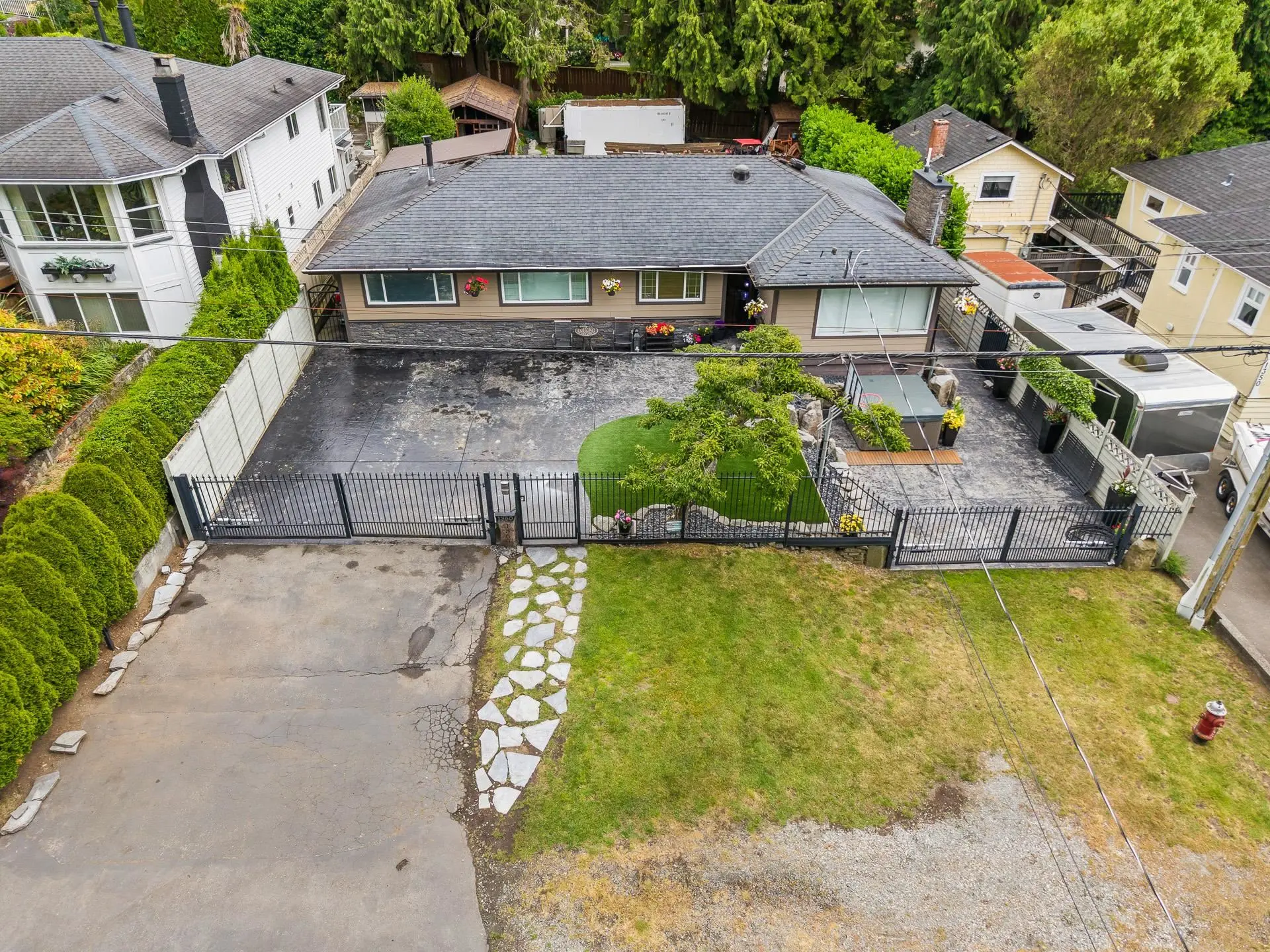 Property at 1360 EVERALL STREET, White Rock, BC