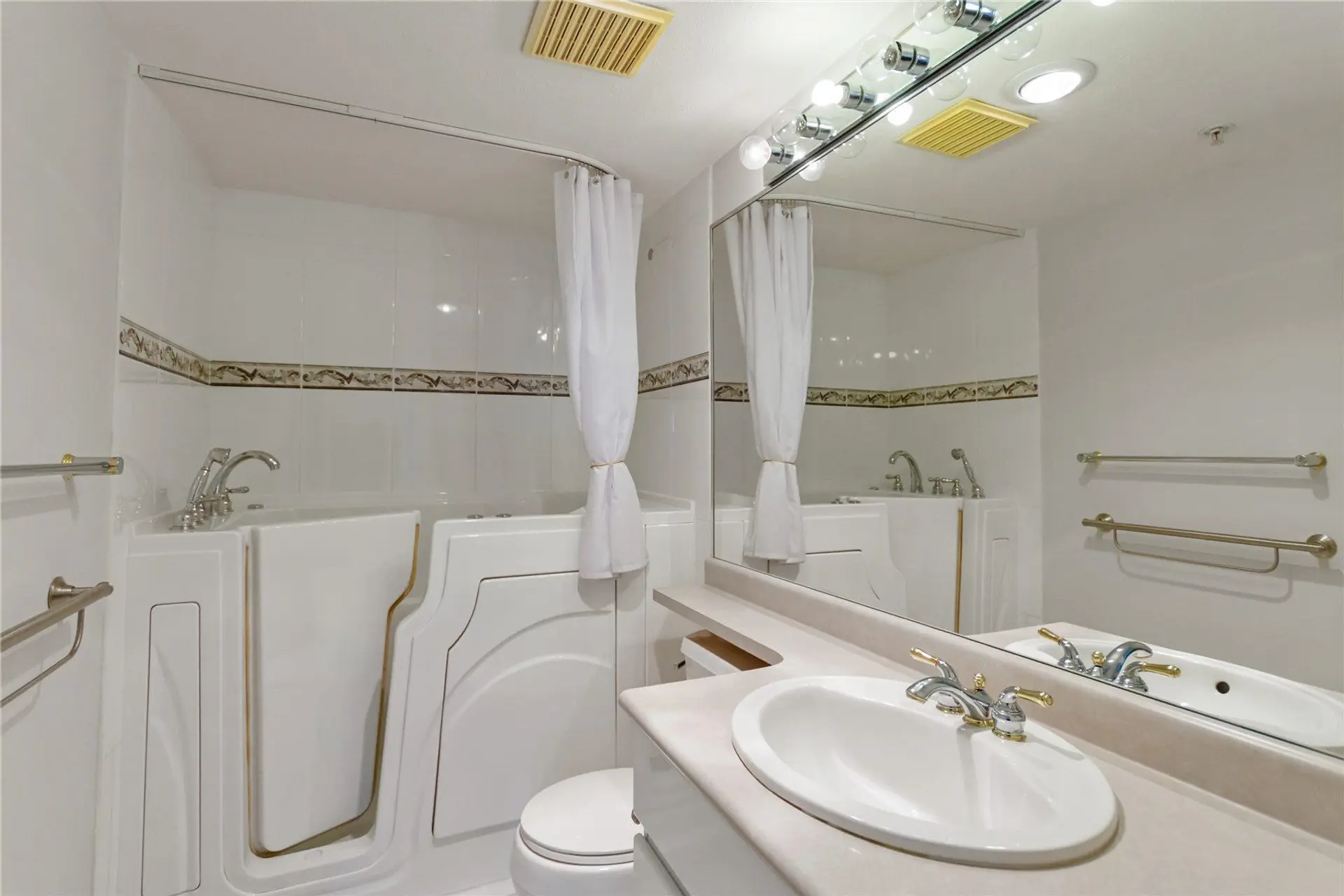 Property at #1503 1088 QUEBEC STREET, Vancouver, BC