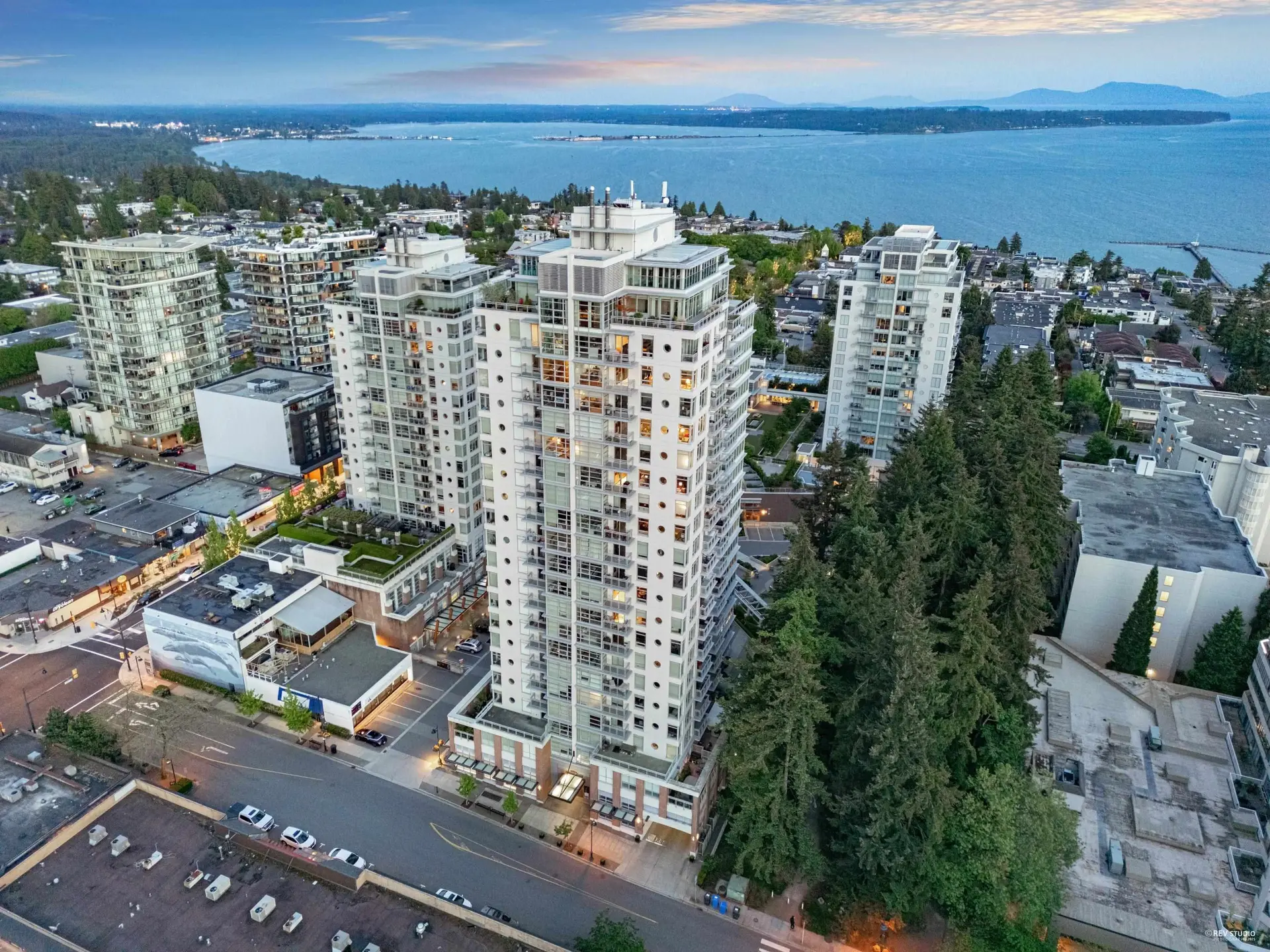Property at #1904 15152 Russell Avenue, White Rock, BC