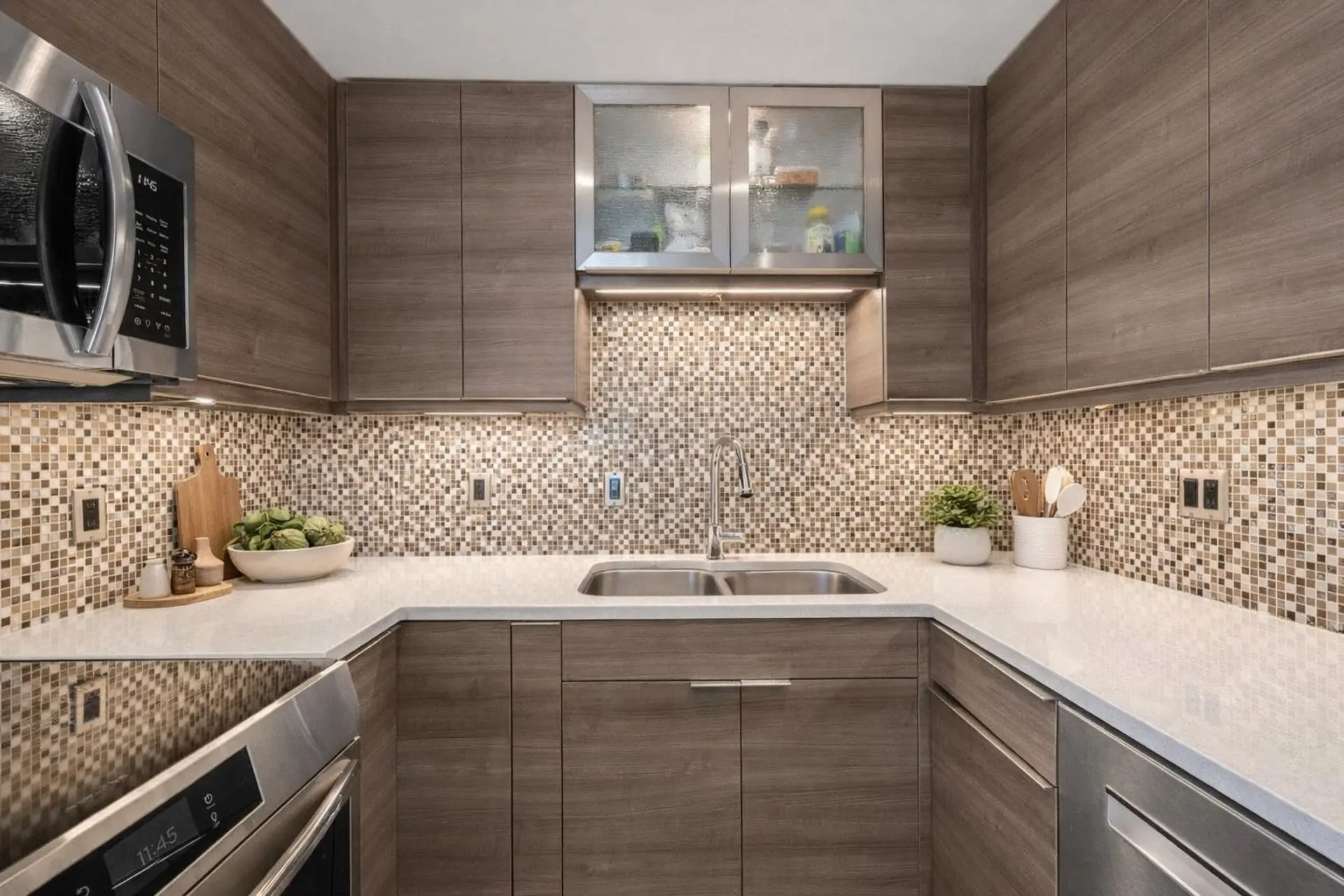 Property at #703 2167 BELLEVUE AVENUE, West Vancouver, BC