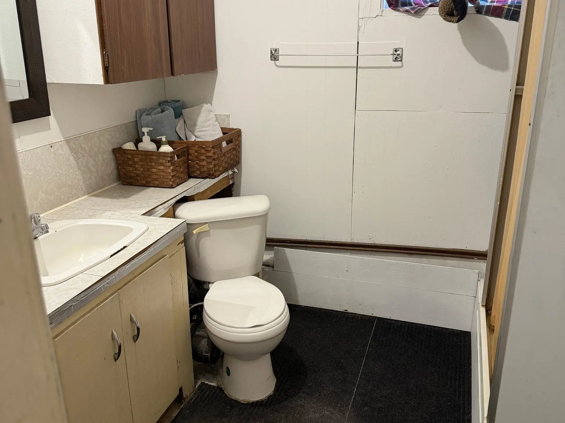 Property at 2405 MILLINER ROAD, Roberts Creek, BC