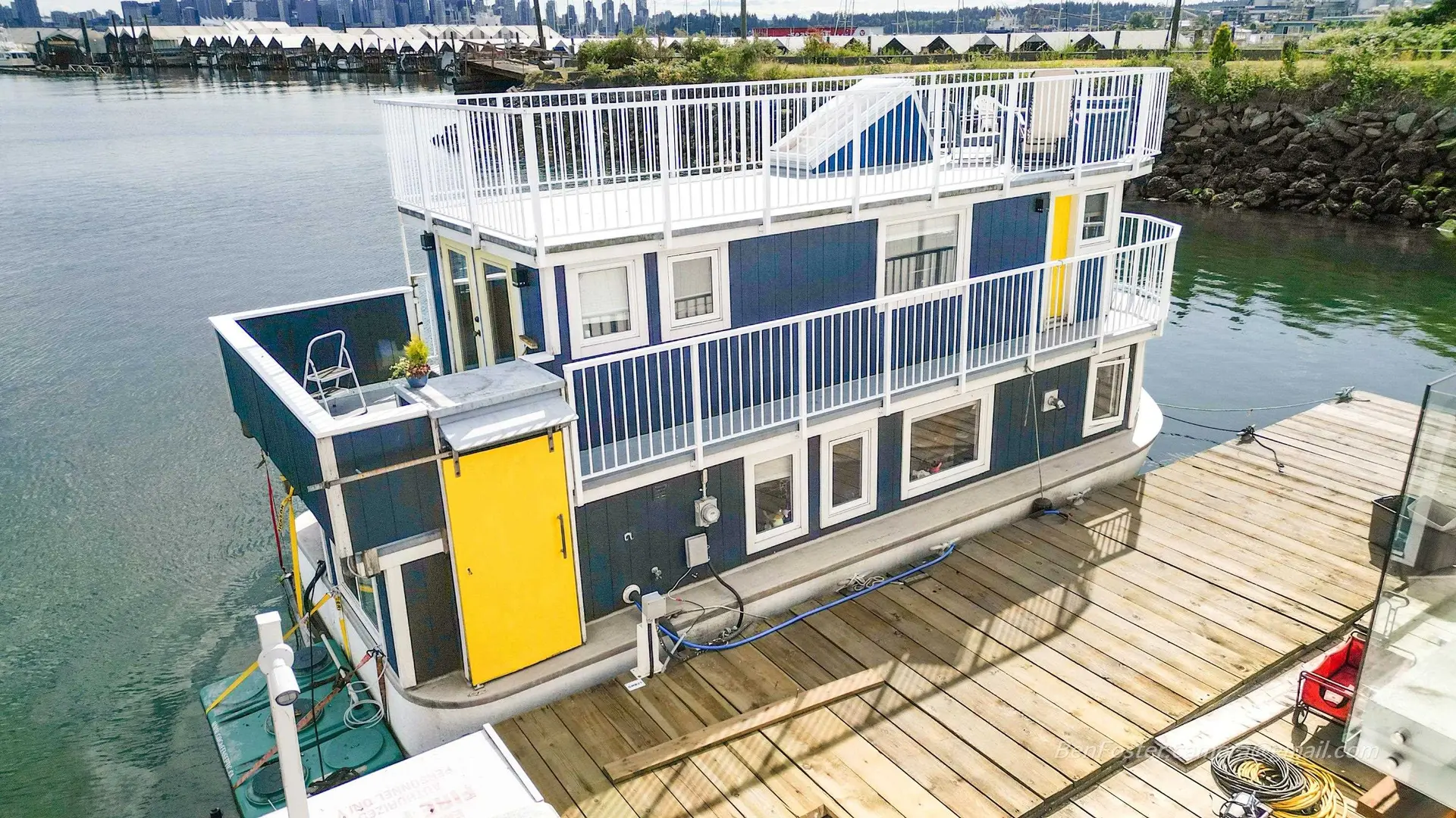 Property at GNB21-415 W ESPLANADE AVENUE, North Vancouver, BC