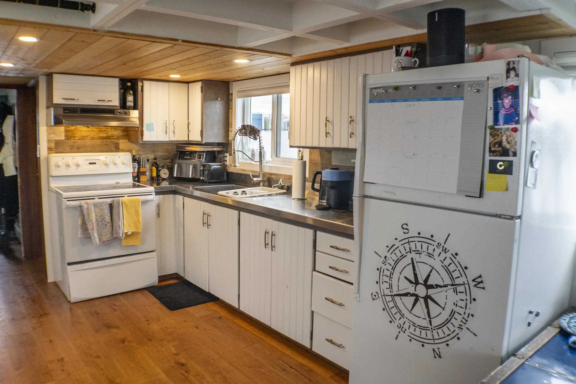 Property at GNB21-415 W ESPLANADE AVENUE, North Vancouver, BC