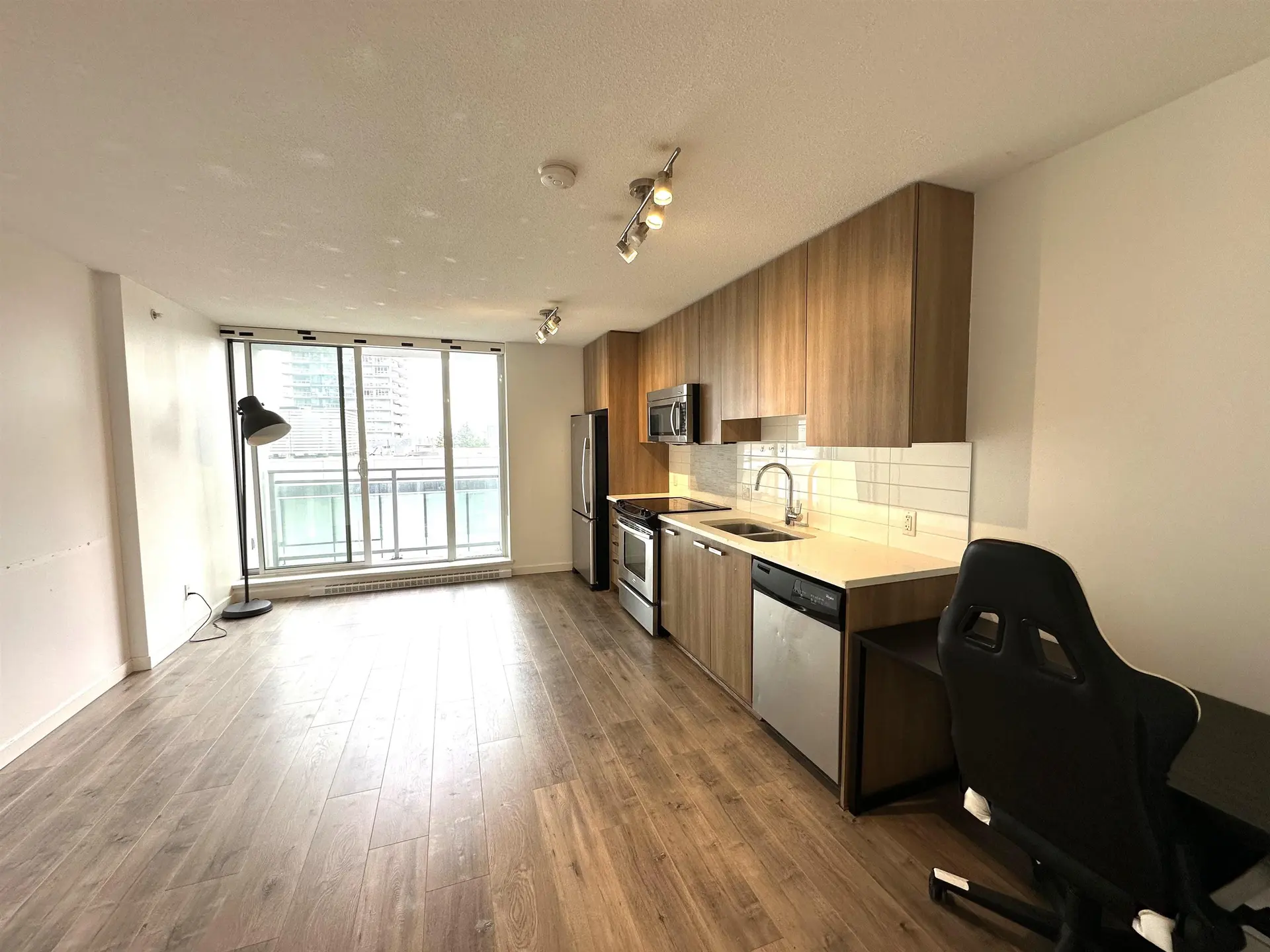 Property at #605 13325 102A AVENUE, Surrey, BC