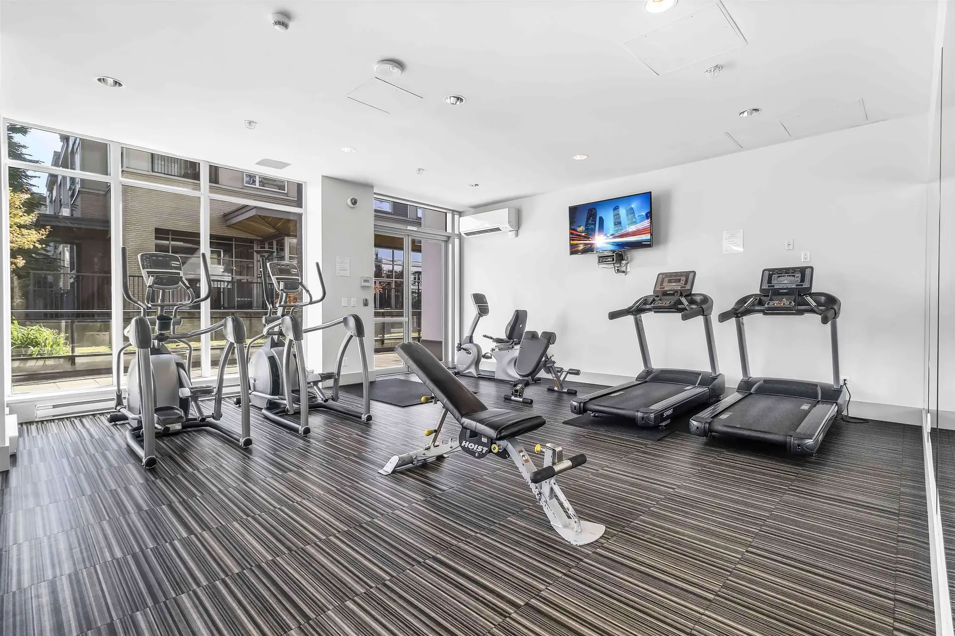 Property at #605 13325 102A AVENUE, Surrey, BC