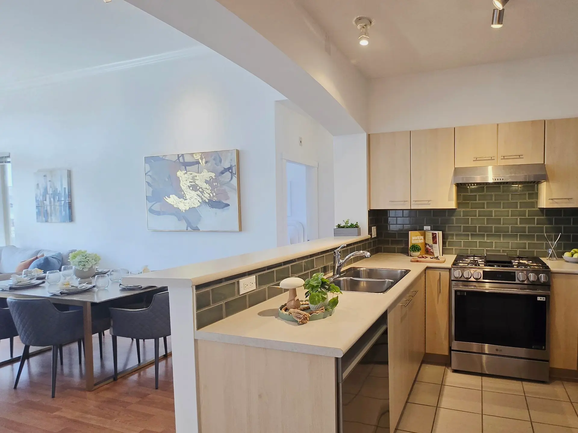 Property at #1427 5133 Garden City Road, Richmond, BC