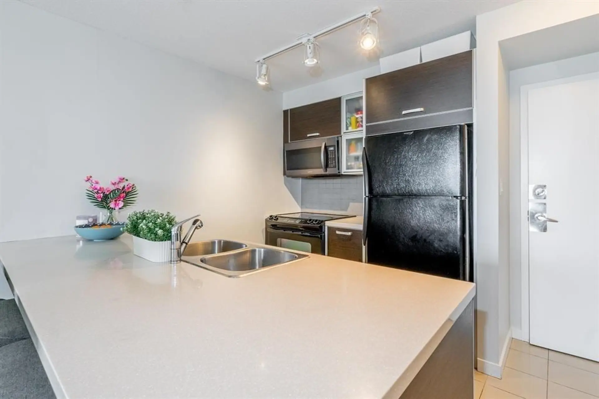 Property at #809 9981 WHALLEY BOULEVARD, Surrey, BC