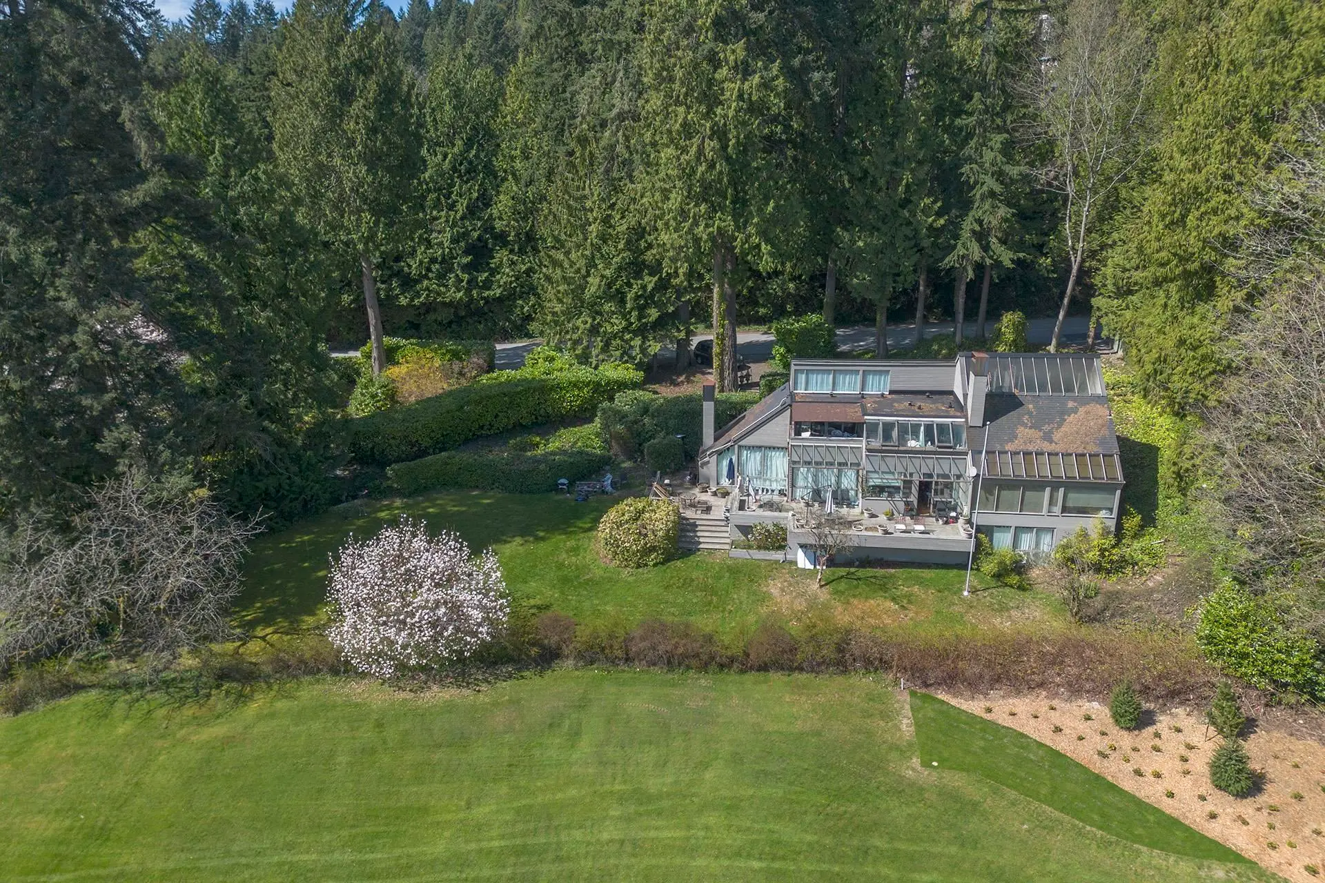 Property at 460 SOUTHBOROUGH DRIVE, West Vancouver, BC