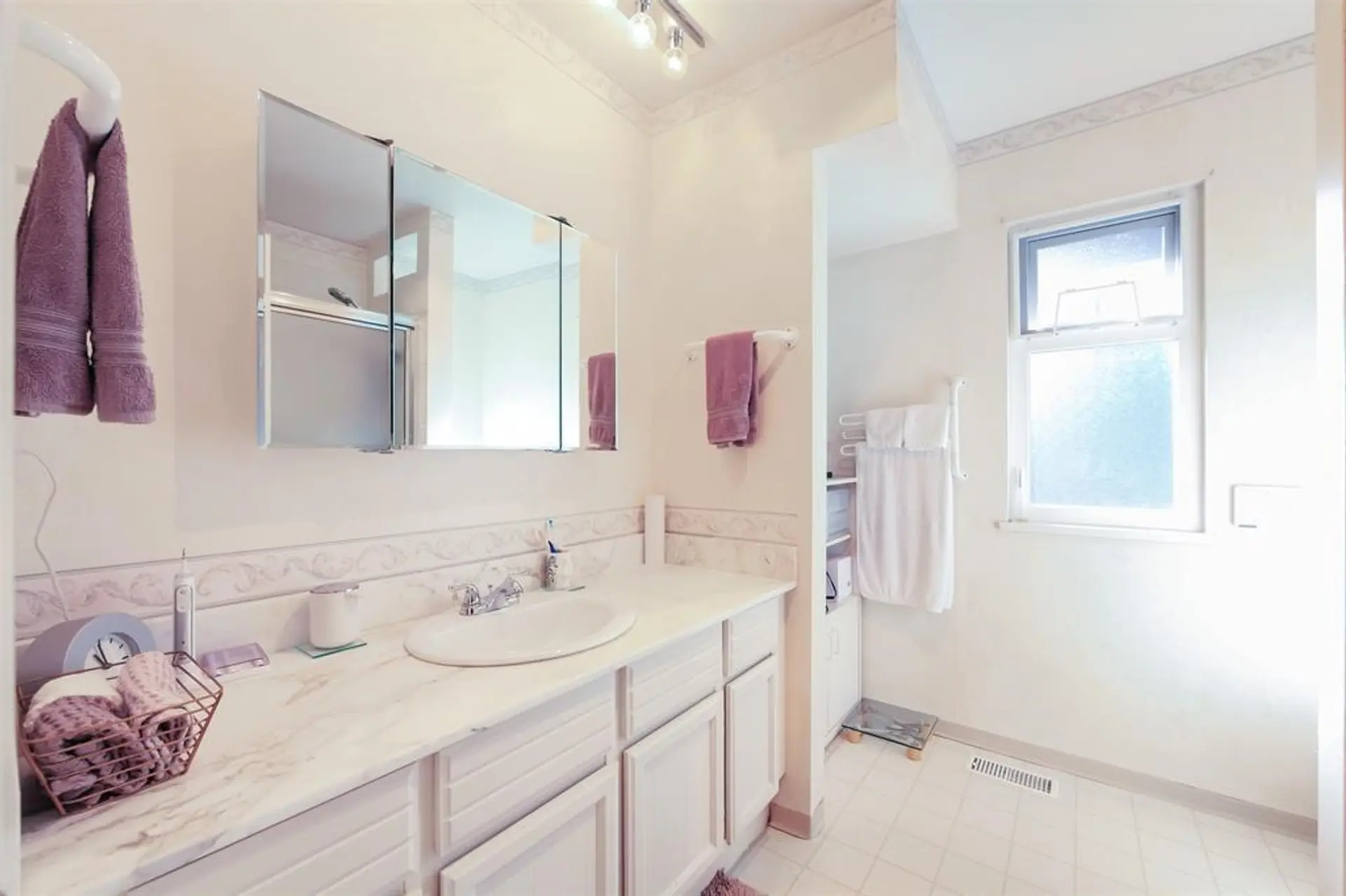 Property at 6415 BUCKINGHAM DRIVE, Burnaby, BC