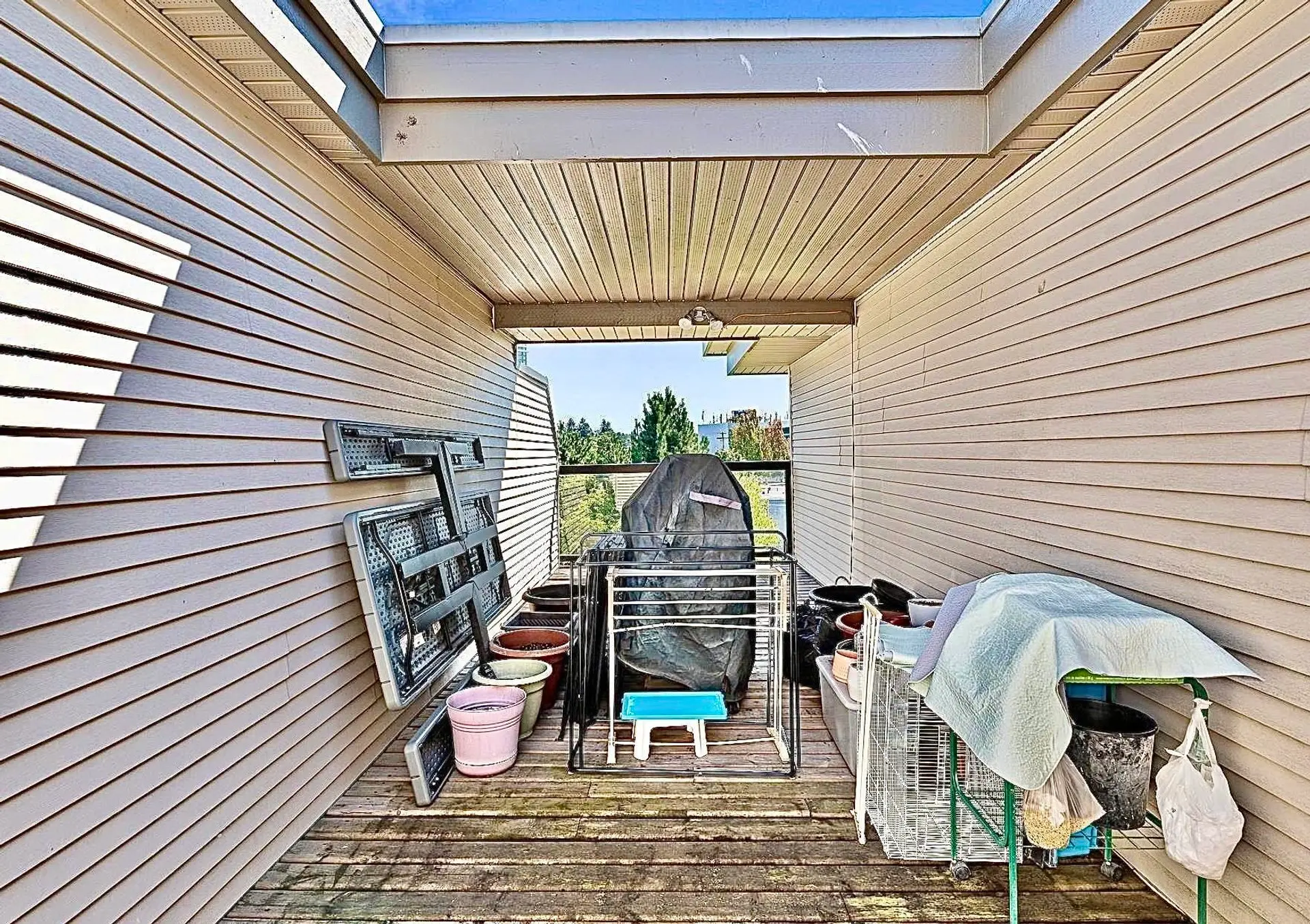 Property at #452 10838 CITY PARKWAY, Surrey, BC