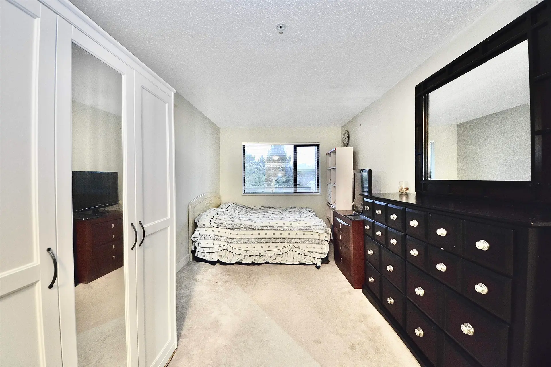 Property at #452 10838 CITY PARKWAY, Surrey, BC