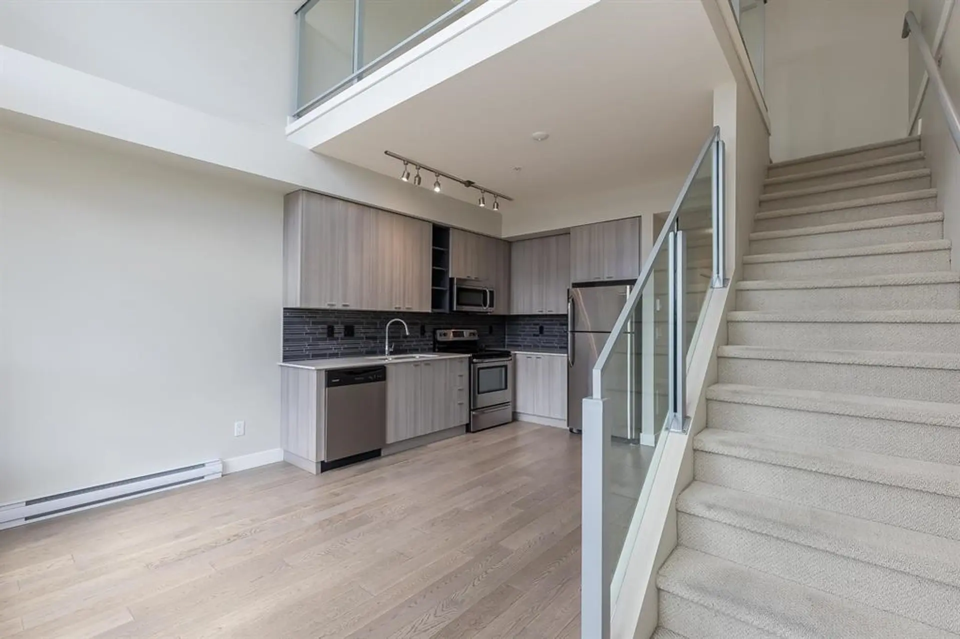 Property at #301 3090 GLADWIN ROAD, Abbotsford, BC