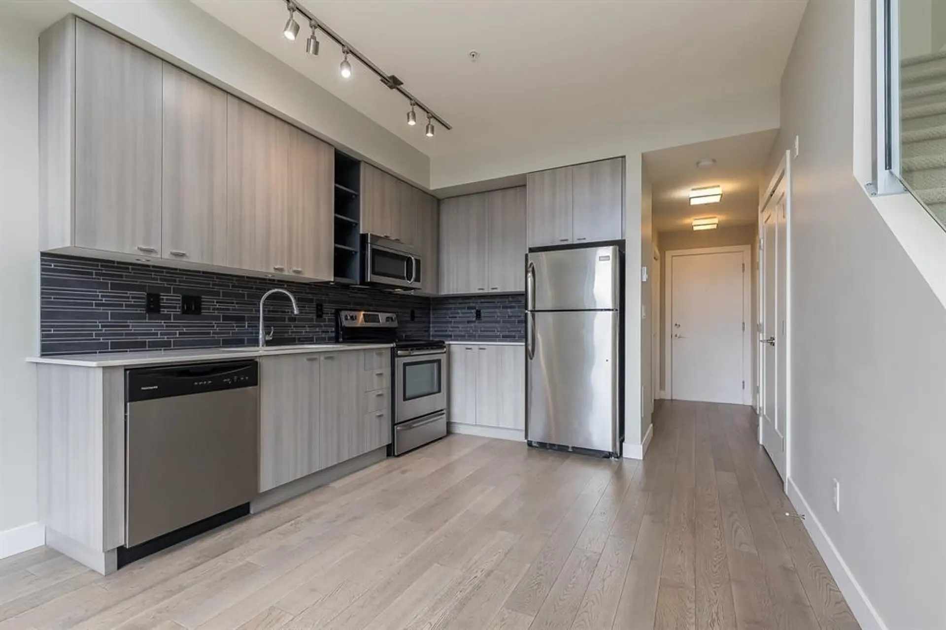 Property at #301 3090 GLADWIN ROAD, Abbotsford, BC