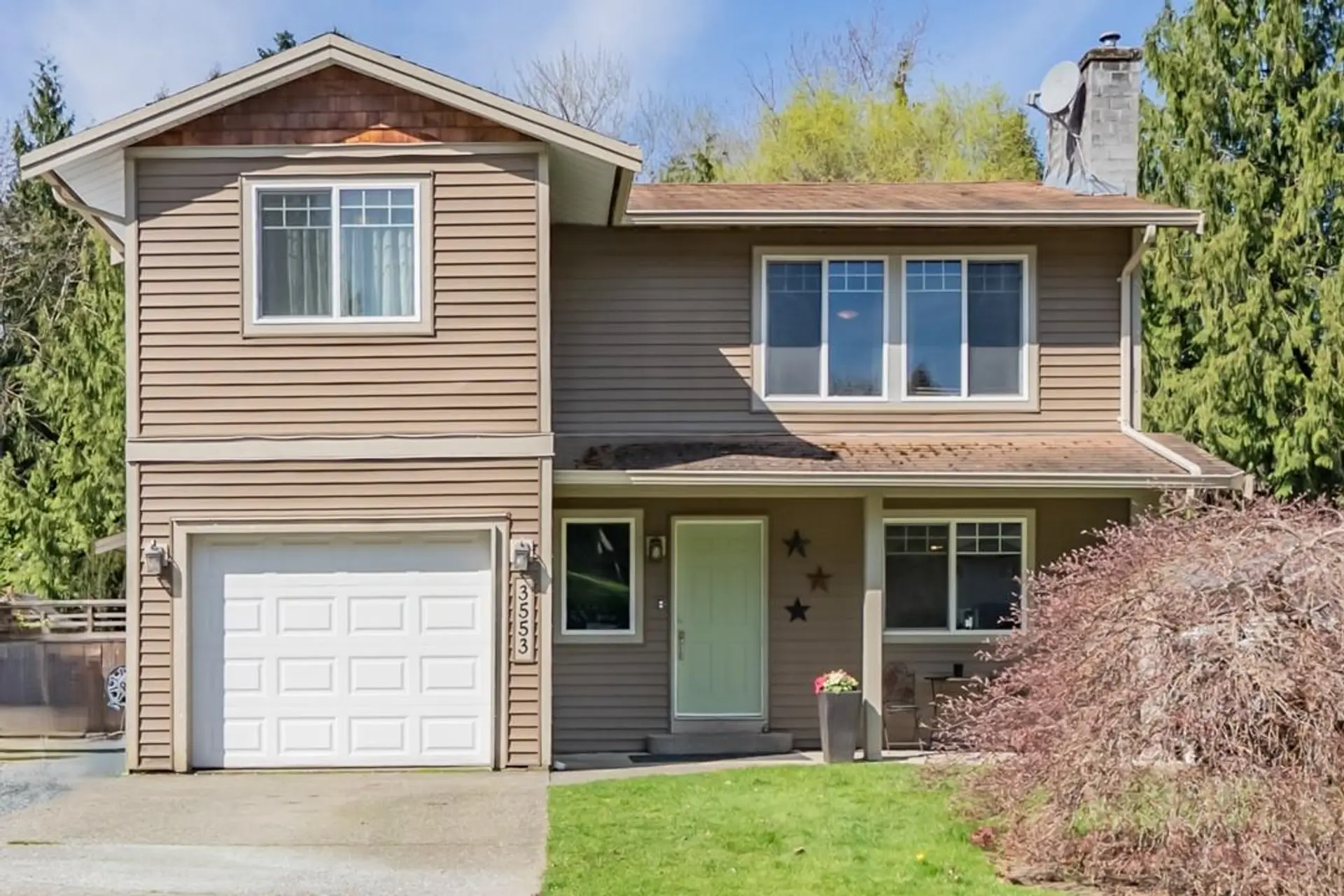 Property at 3553 Monashee Street, Abbotsford, BC