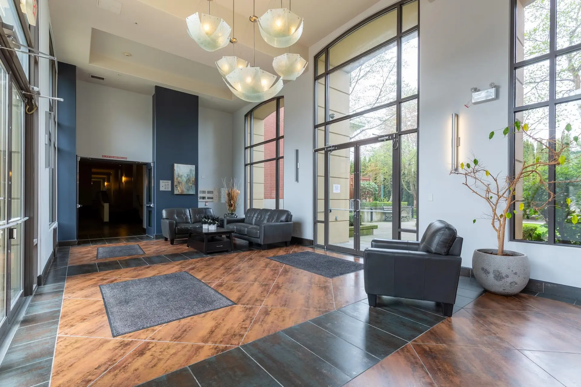 Property at #404 2970 KING GEORGE BOULEVARD, Surrey, BC