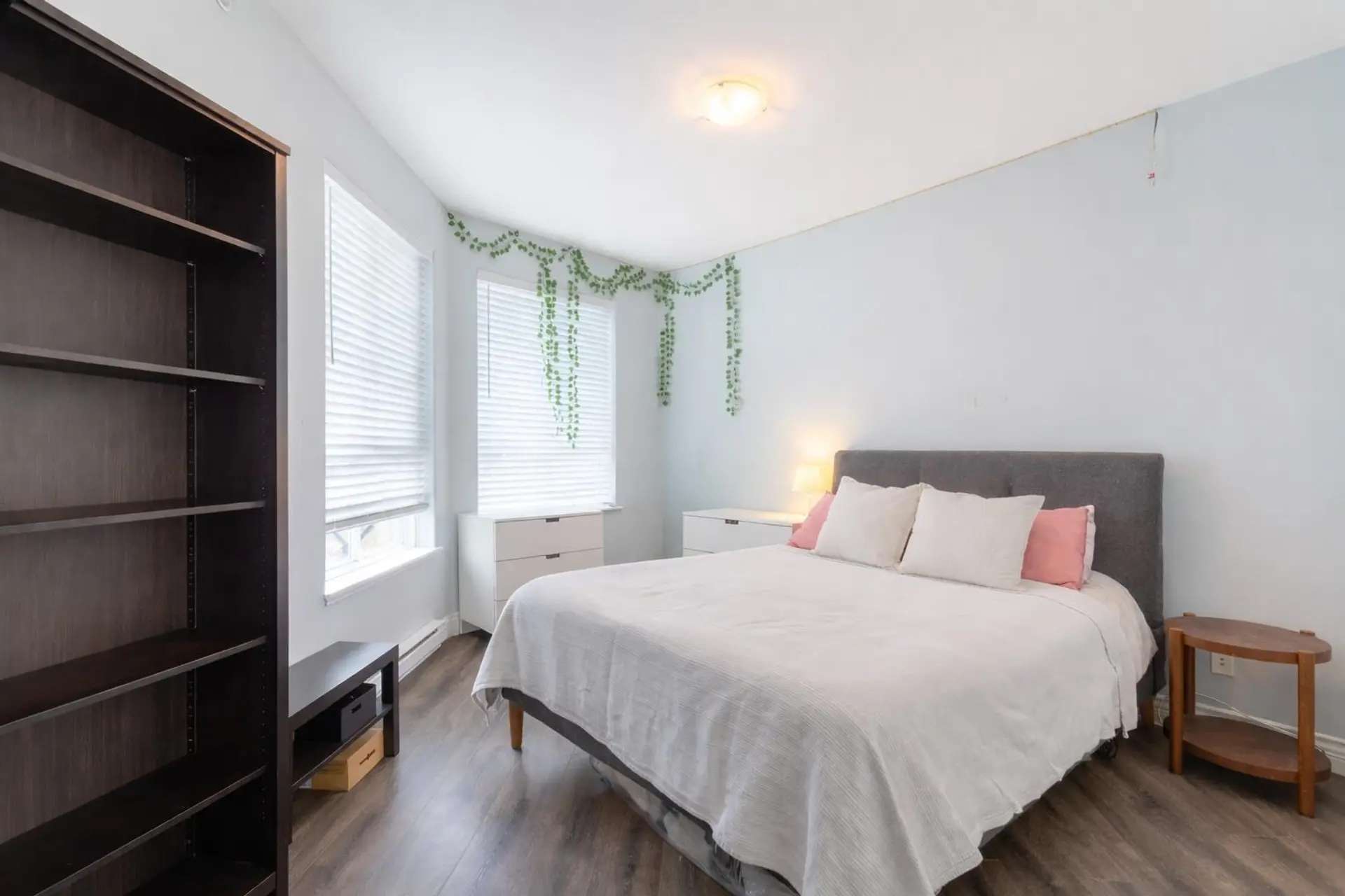 Property at #404 2970 KING GEORGE BOULEVARD, Surrey, BC