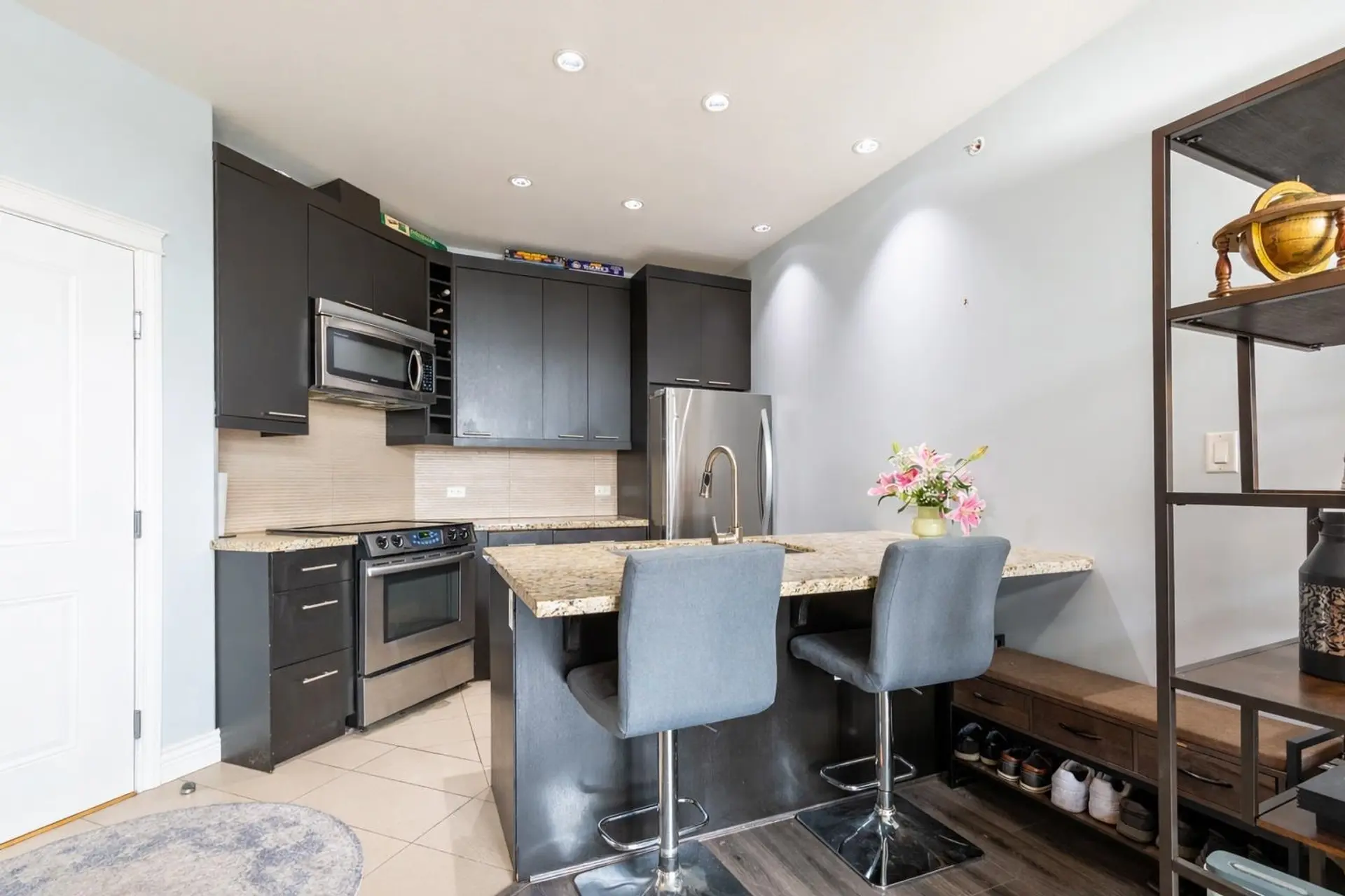 Property at #404 2970 KING GEORGE BOULEVARD, Surrey, BC