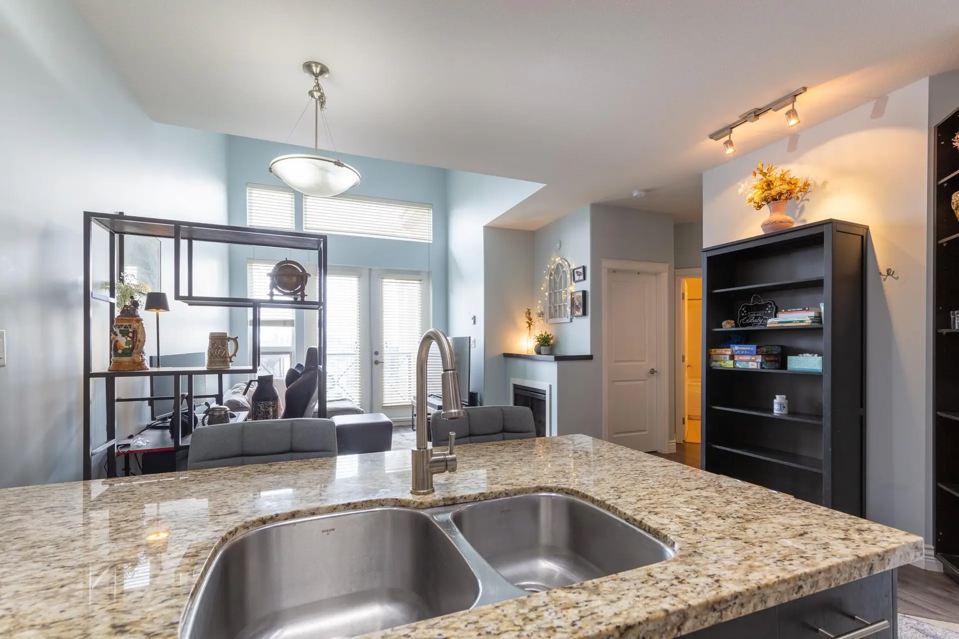 Property at #404 2970 KING GEORGE BOULEVARD, Surrey, BC