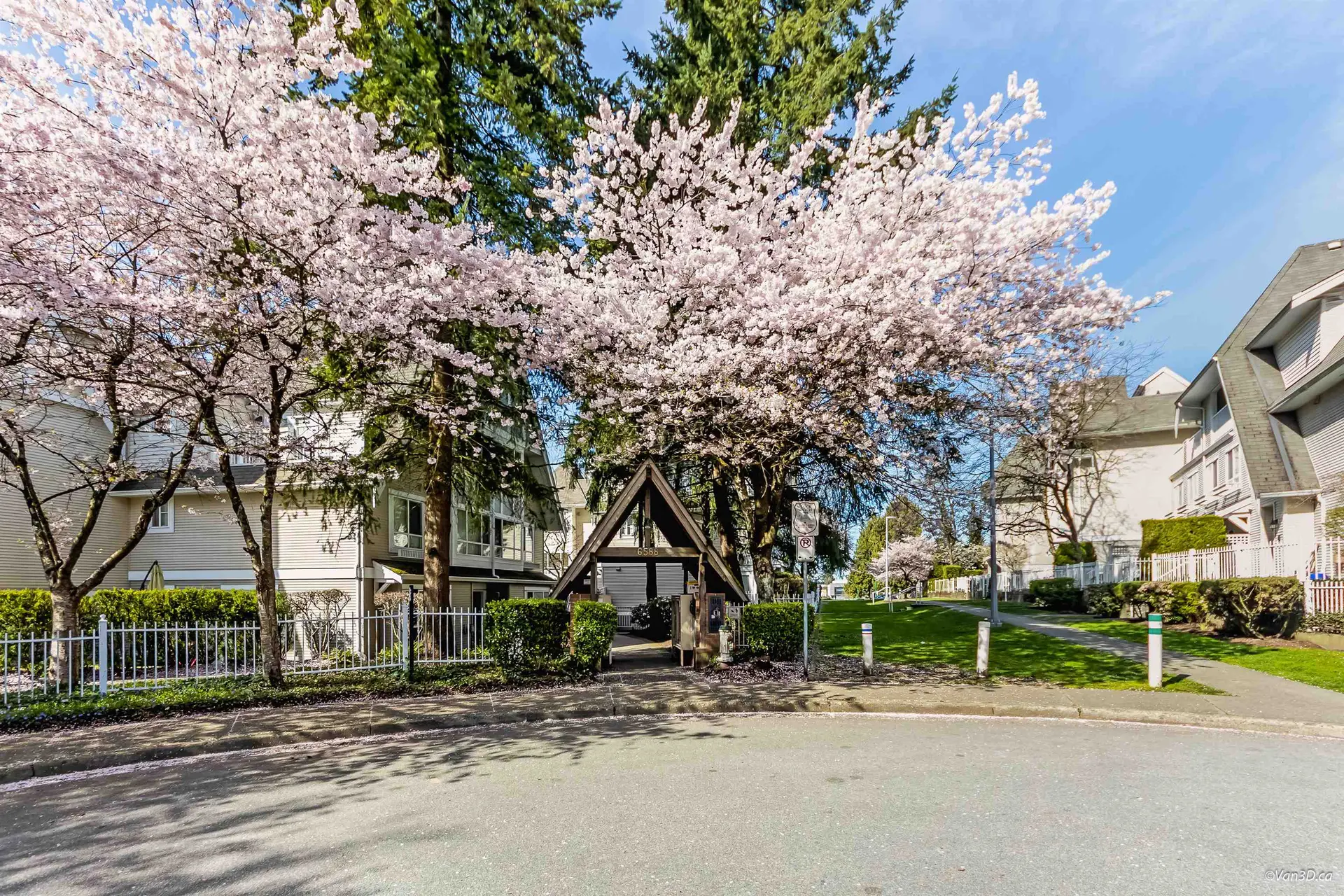 Property at #127 6588 SOUTHOAKS CRESCENT, Burnaby, BC