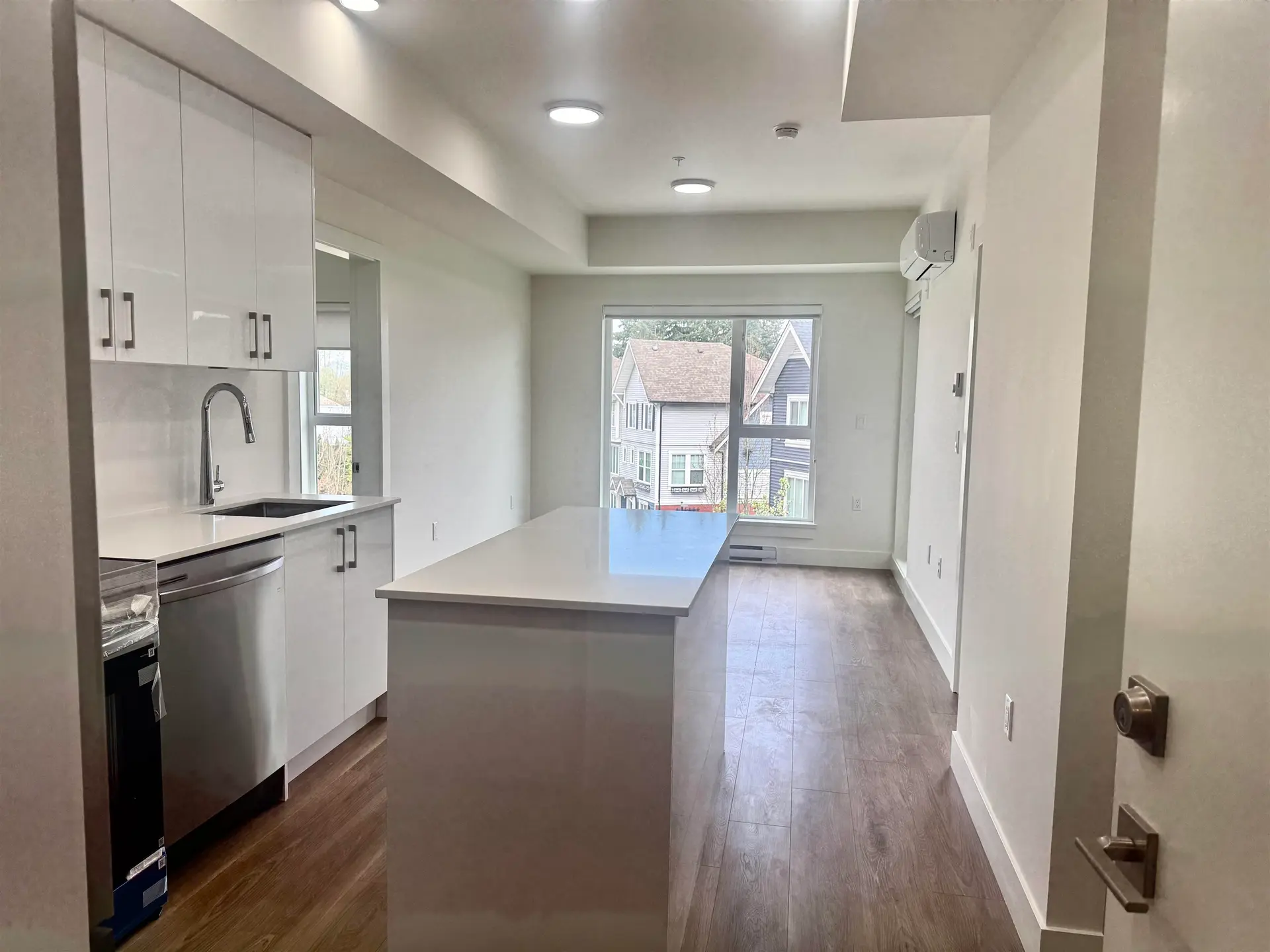 Property at #303 15739 FRASER HIGHWAY, Surrey, BC