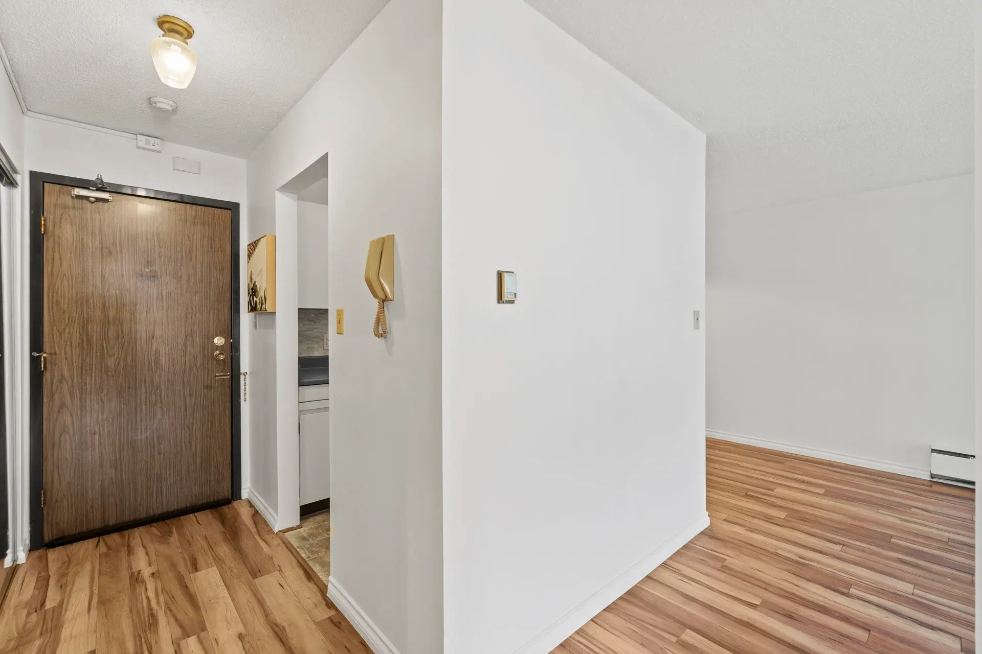 #315 310 W 3rd Street - Image 15