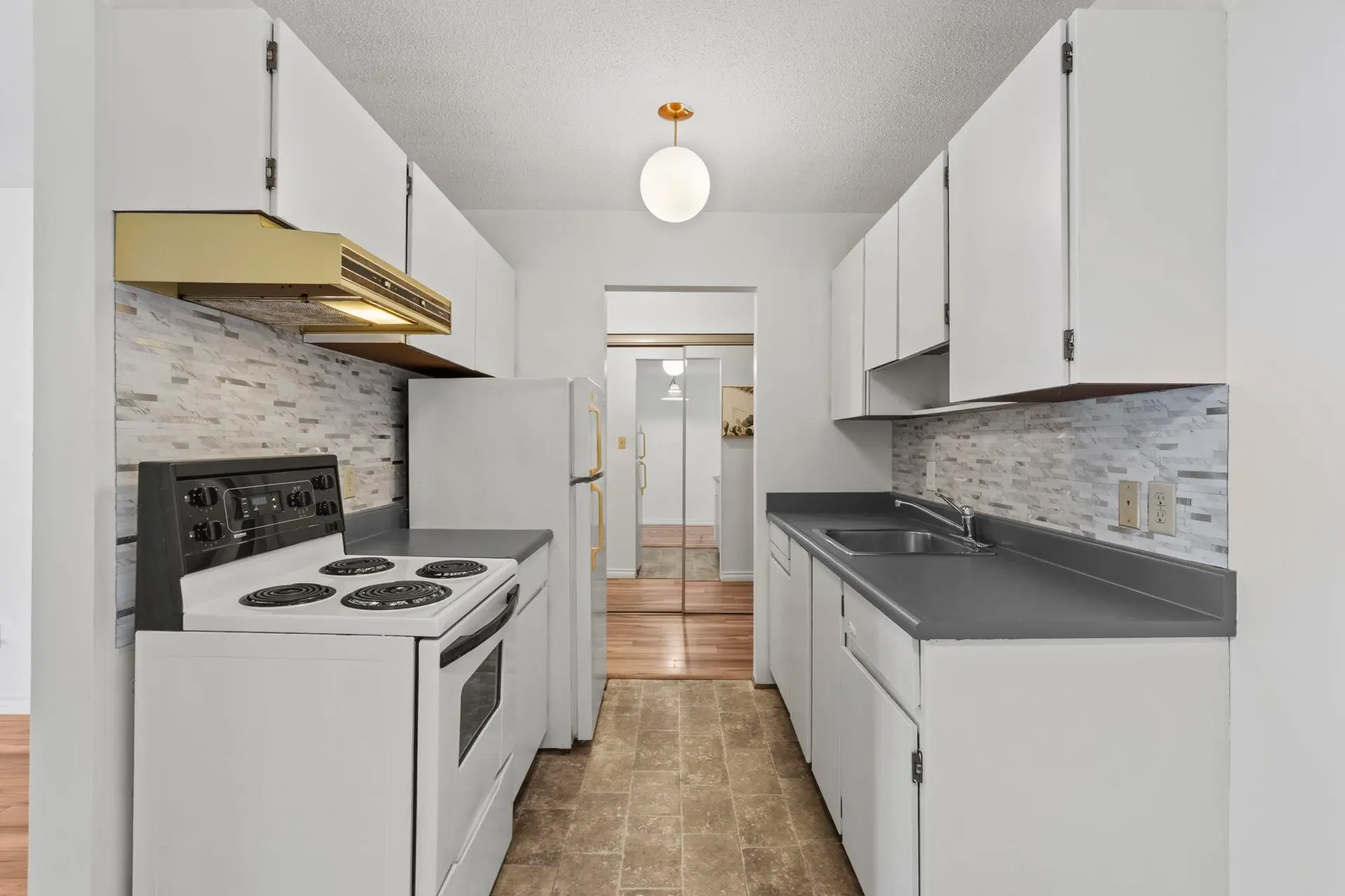 #315 310 W 3rd Street - Image 9
