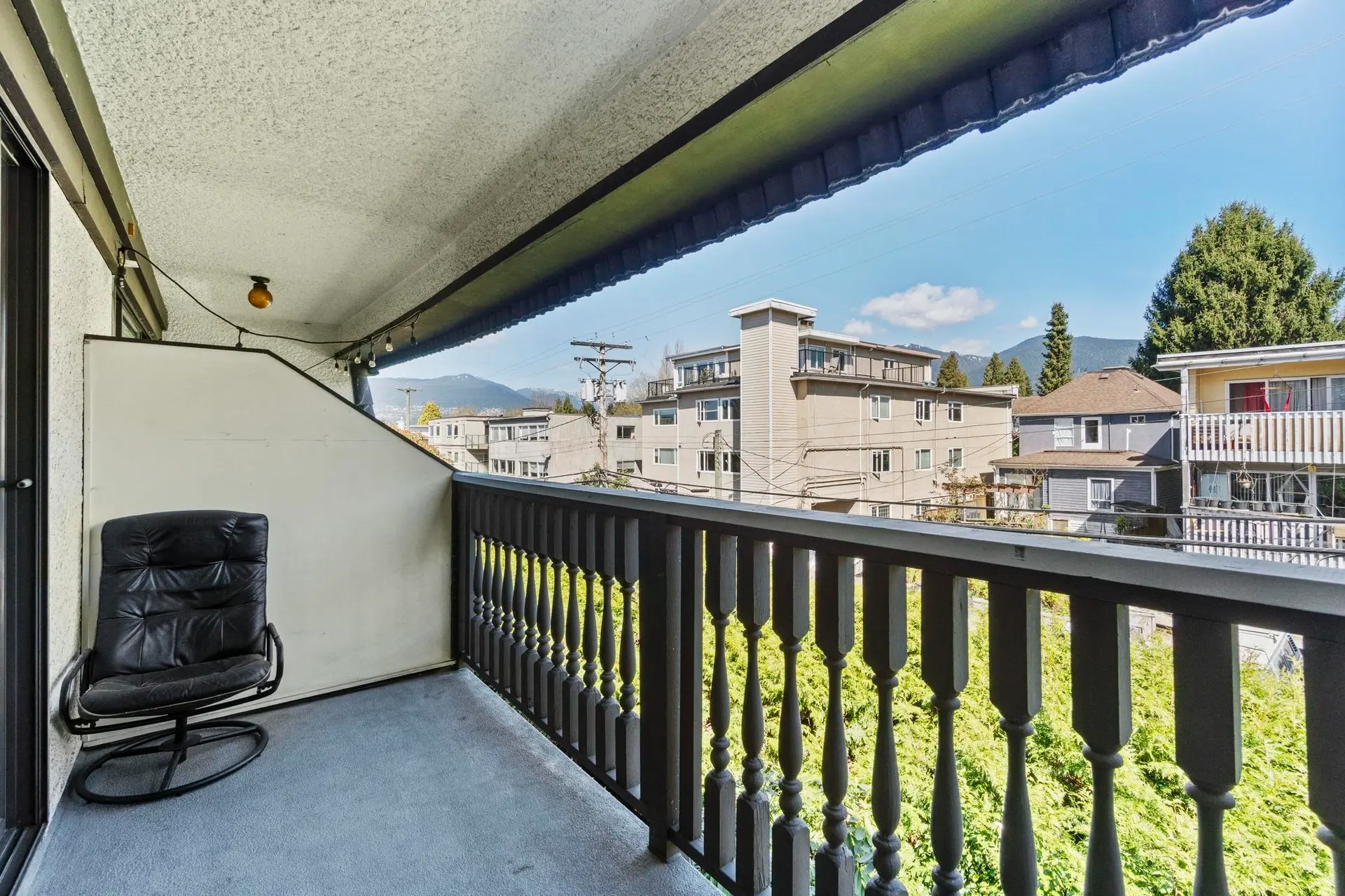 #315 310 W 3rd Street - Image 17