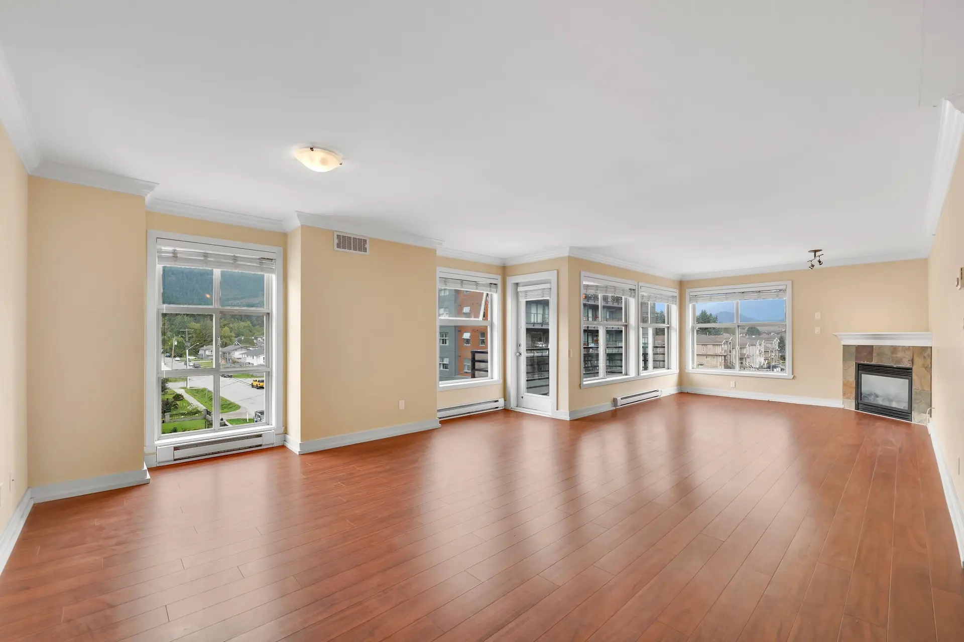 Property at #403 1310 VICTORIA STREET, Squamish, BC