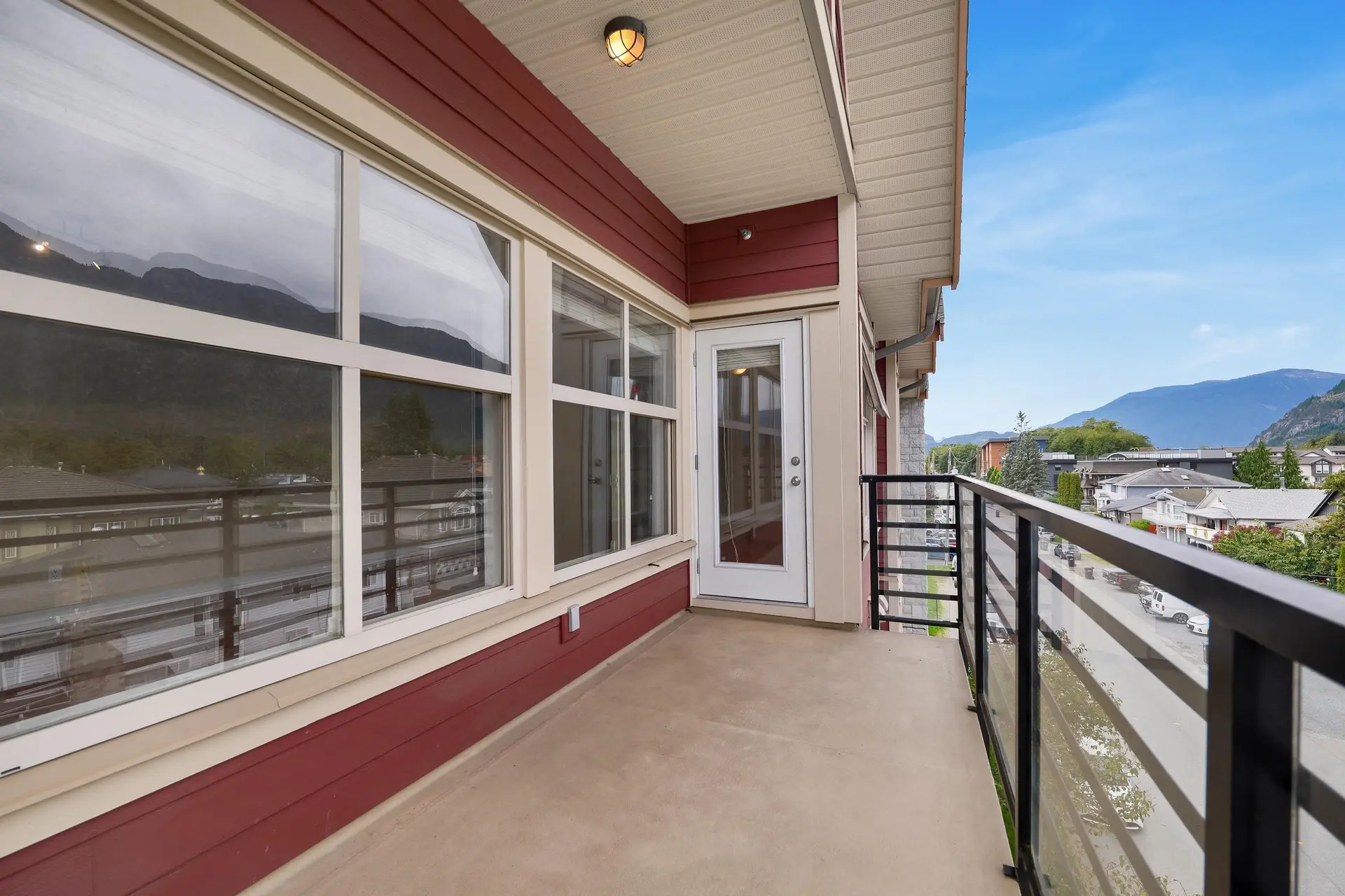 Property at #403 1310 VICTORIA STREET, Squamish, BC